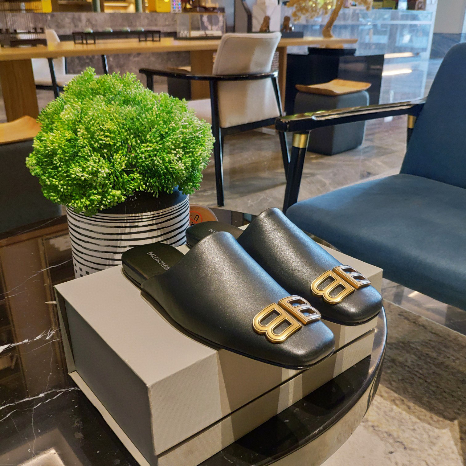 Balenciaga Leather Round toe Slippers Slide Sandal(Replica)