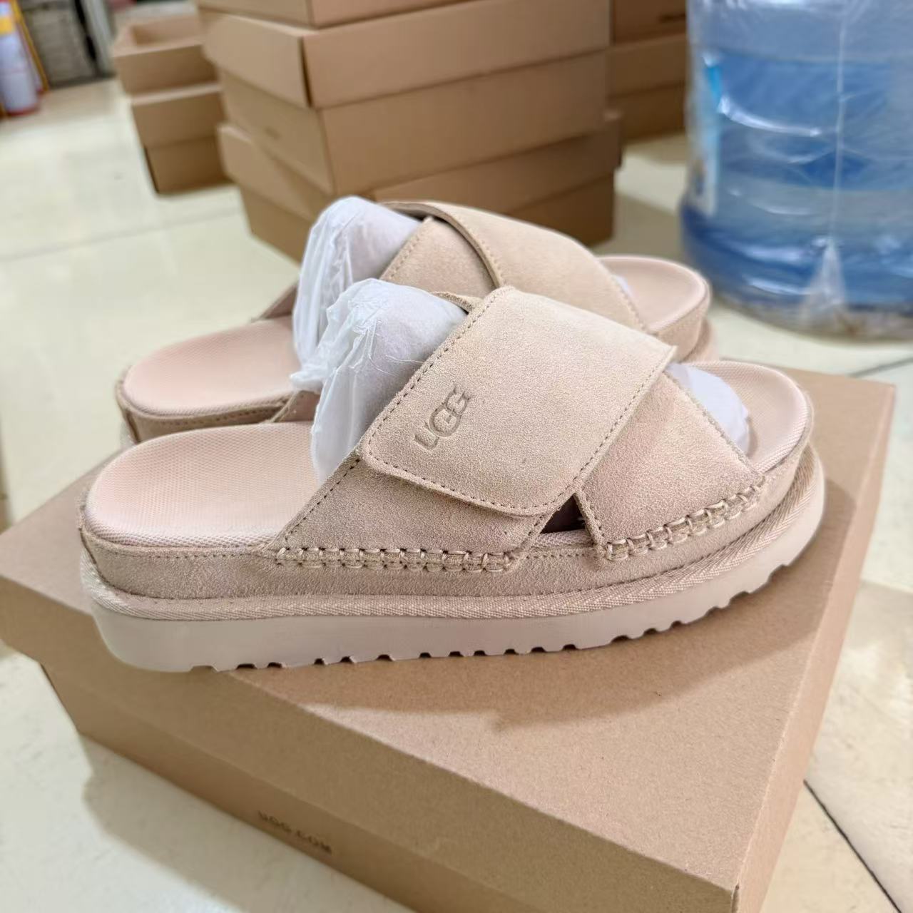 UGG New Autumn/Winter Slip-On Lazy Mule Slippers - High Quality Version(Replica)