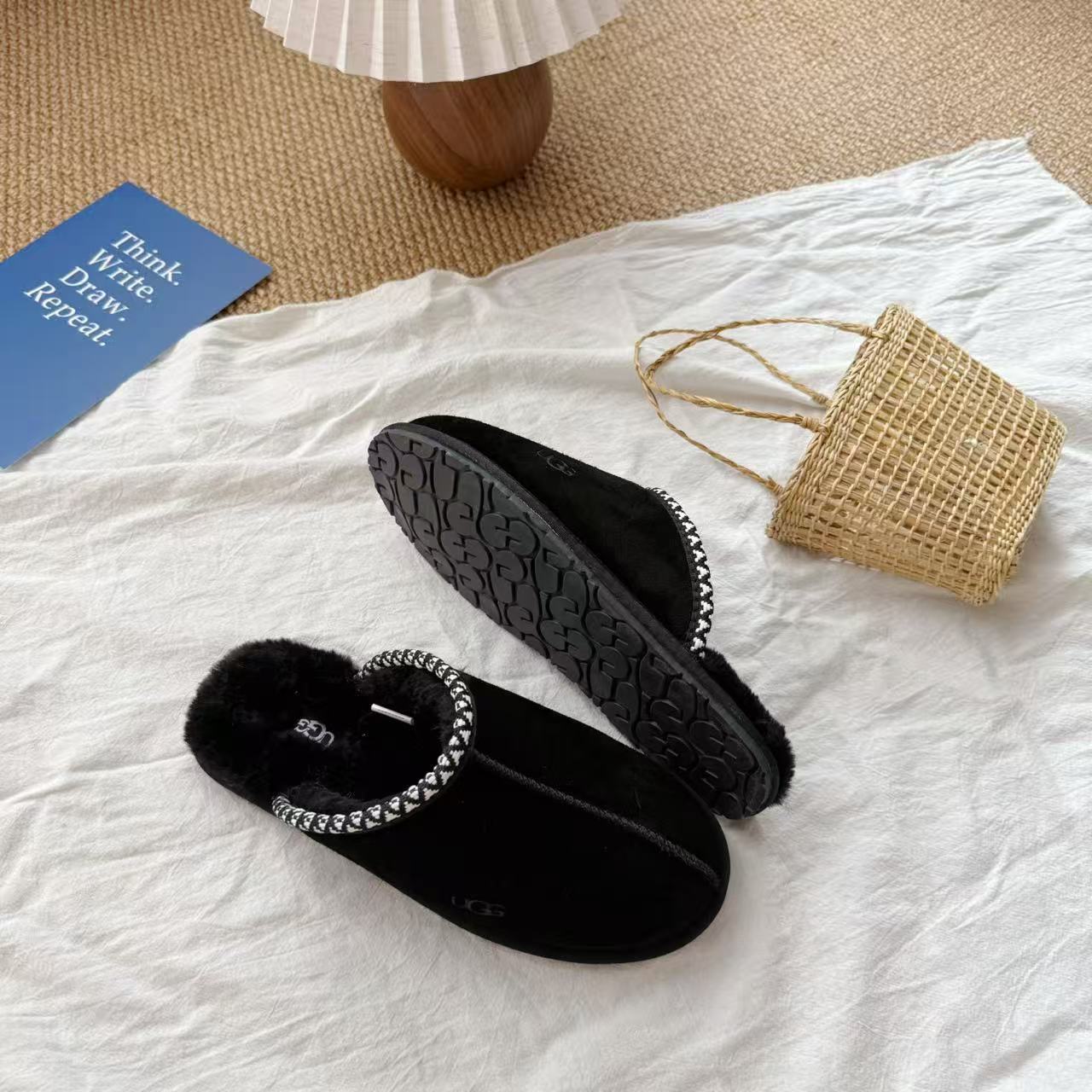 UGG New Autumn/Winter Slip-On Lazy Mule Slippers - High Quality Version(Replica)