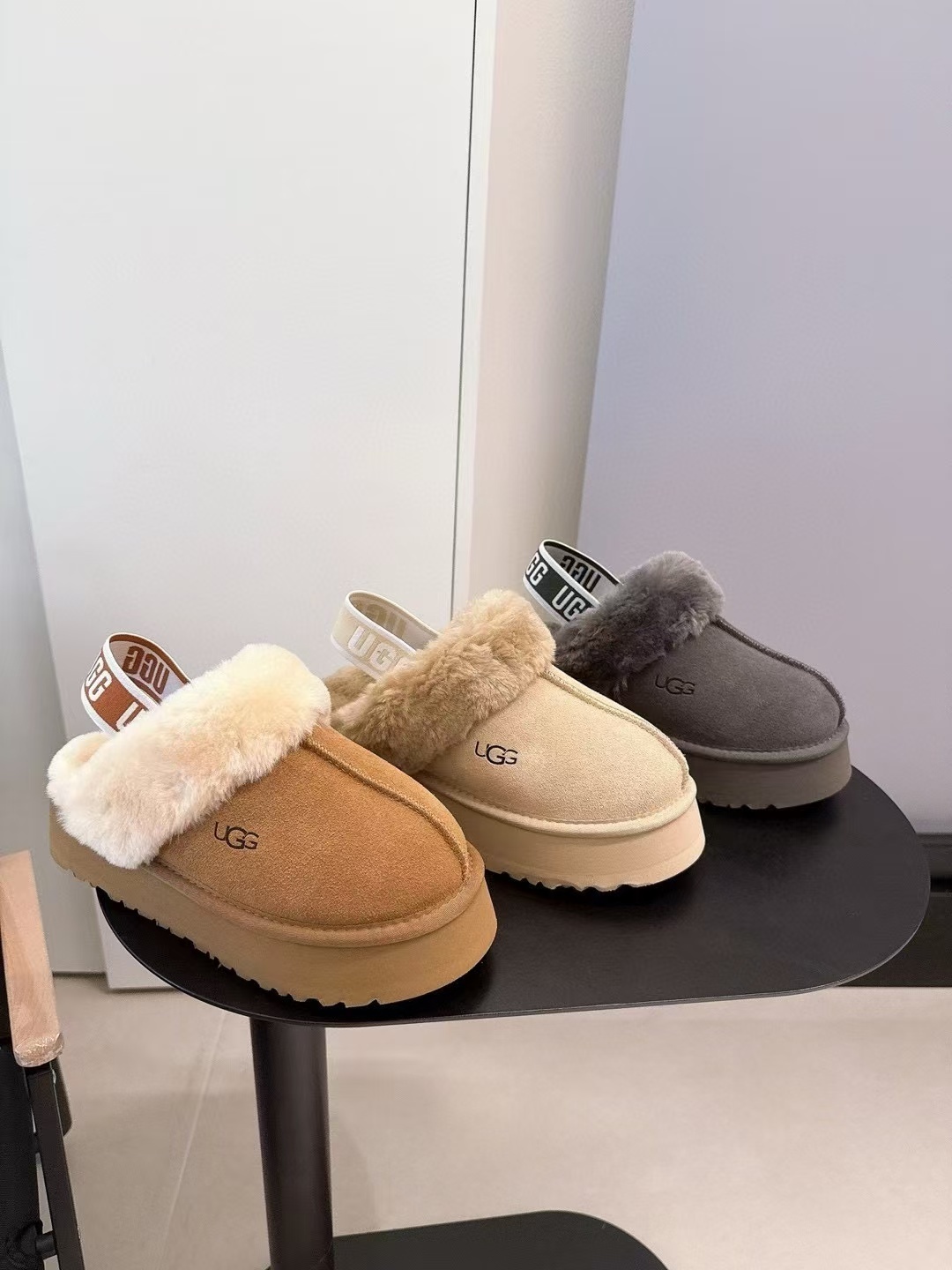 UGG New Autumn/Winter Slip-On Lazy Mule Slippers - High Quality Version(Replica)