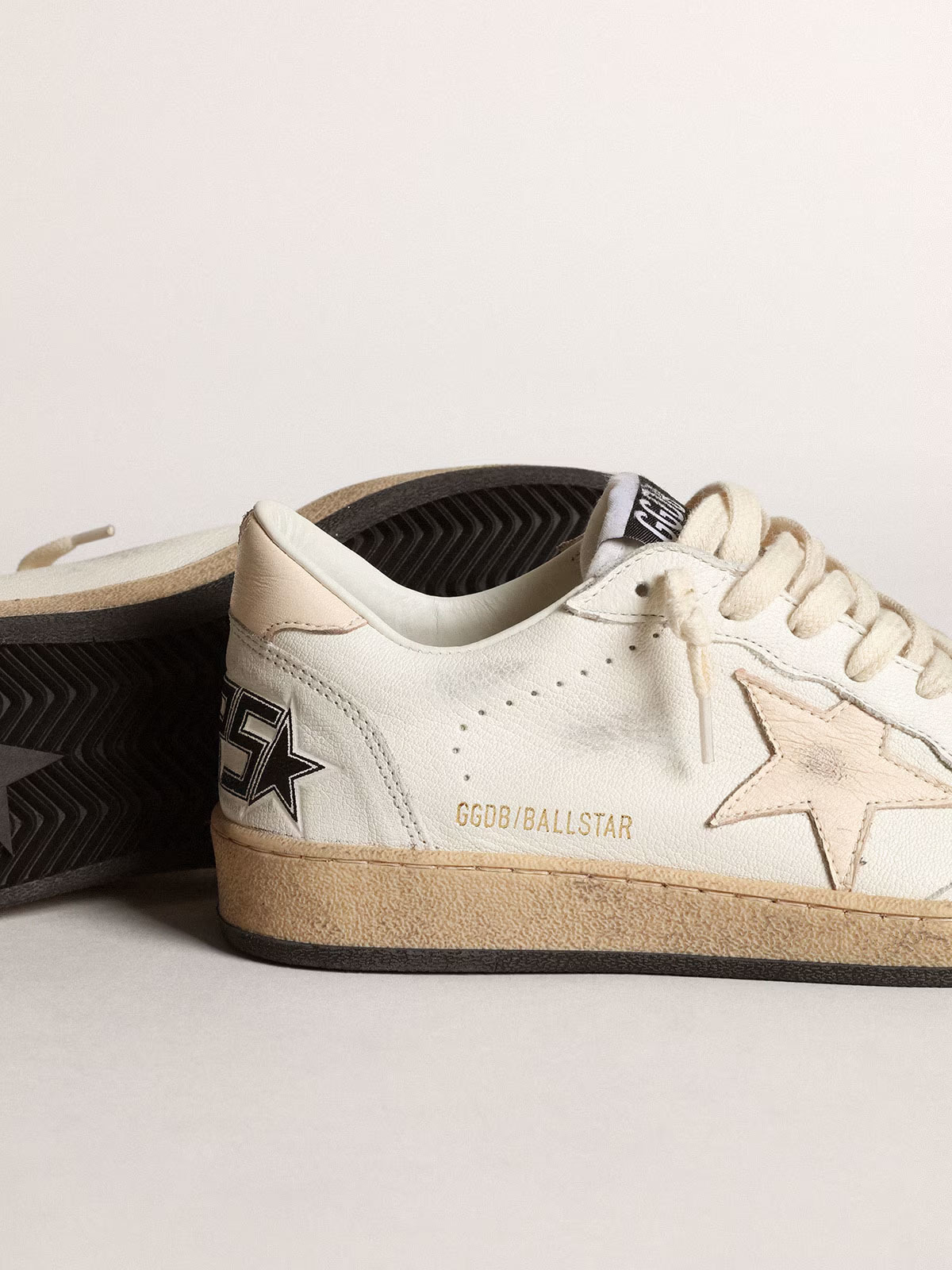Golden Goose GGDB Ball Star LTD in white nappa with a salmon-pink nappa star