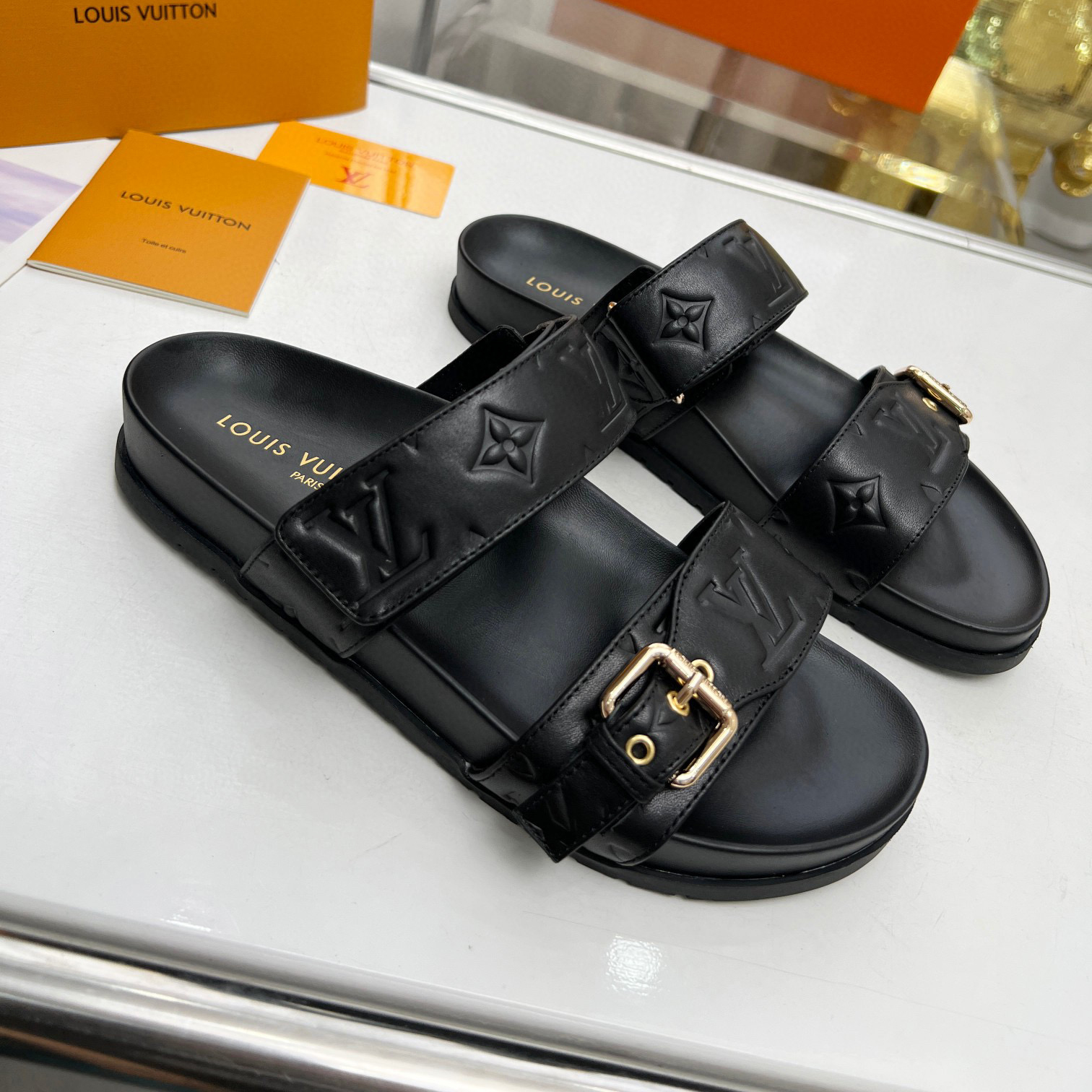 Louis Vuitton LV Bom Dia Fashion Flip-flops Slide Sandal (Replica)