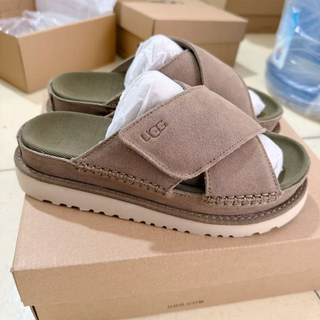 UGG New Autumn/Winter Slip-On Lazy Mule Slippers - High Quality Version(Replica)