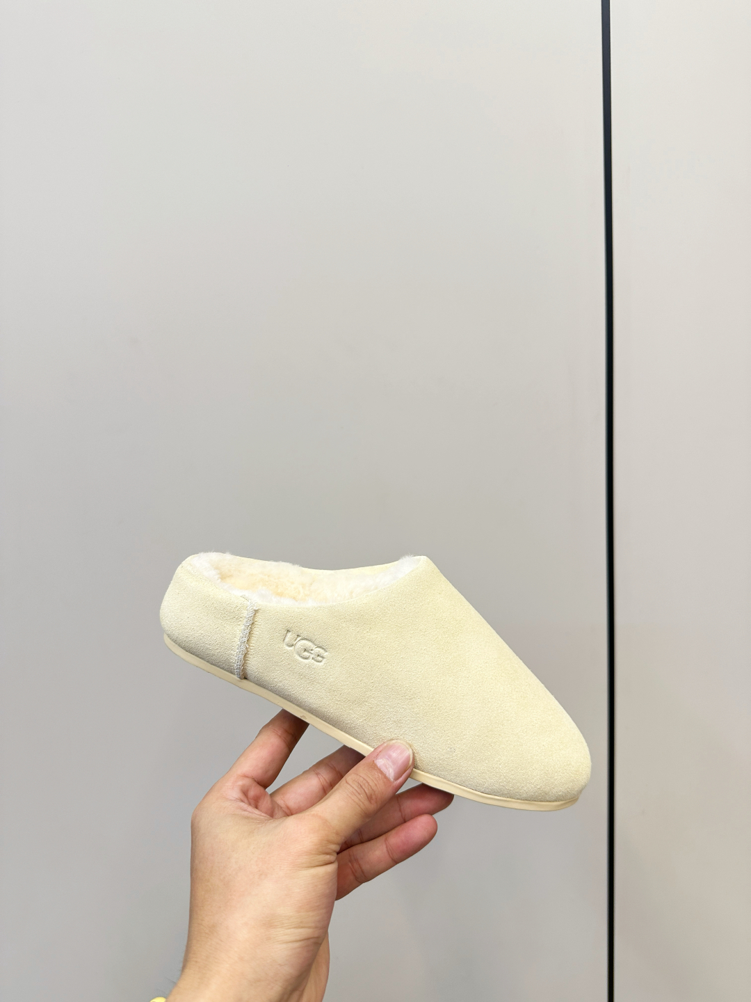 UGG New Autumn/Winter Slip-On Lazy Mule Slippers - High Quality Version(Replica)