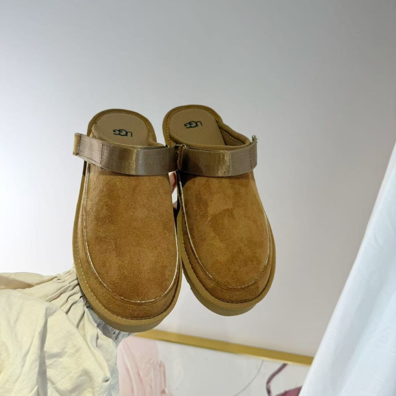 UGG New Autumn/Winter Slip-On Lazy Mule Slippers - High Quality Version(Replica)