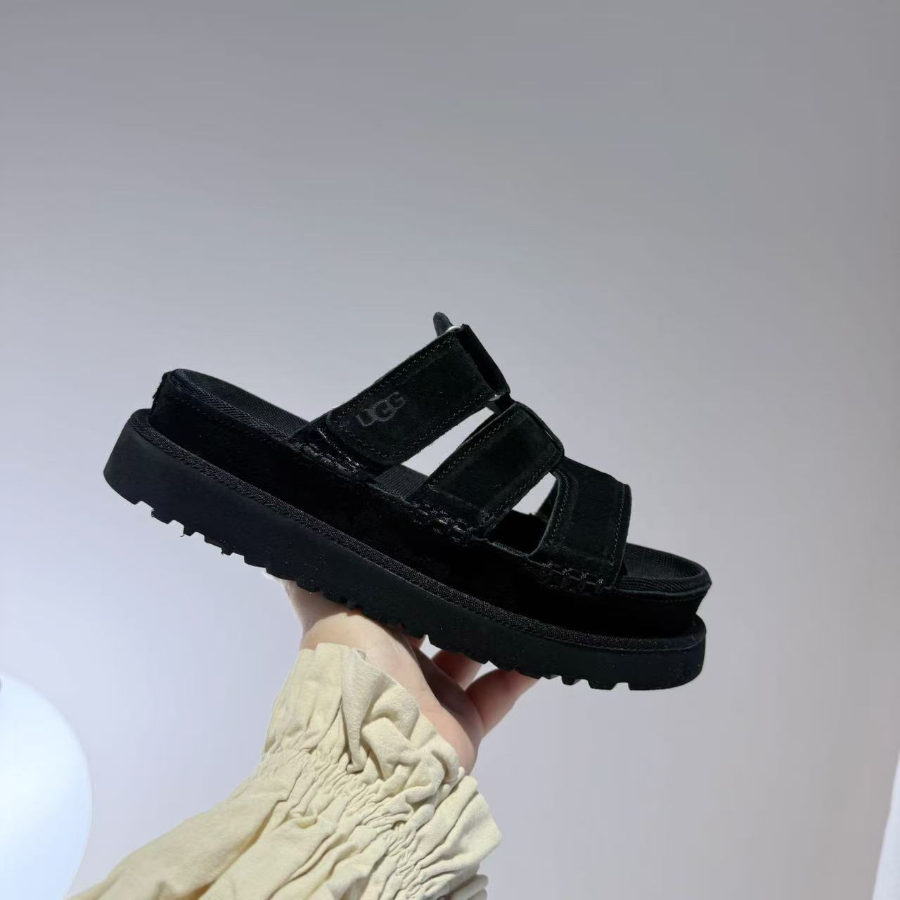 UGG New Autumn/Winter Slip-On Lazy Mule Slippers - High Quality Version(Replica)