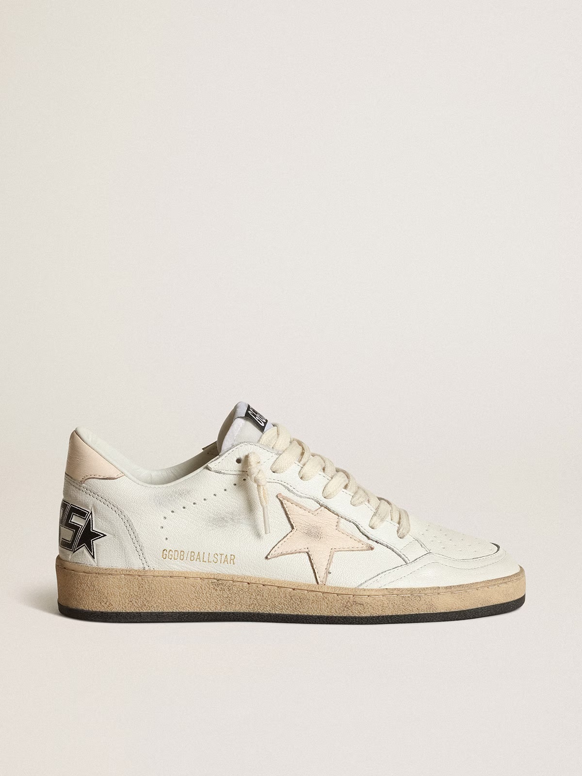 Golden Goose GGDB Ball Star LTD in white nappa with a salmon-pink nappa star