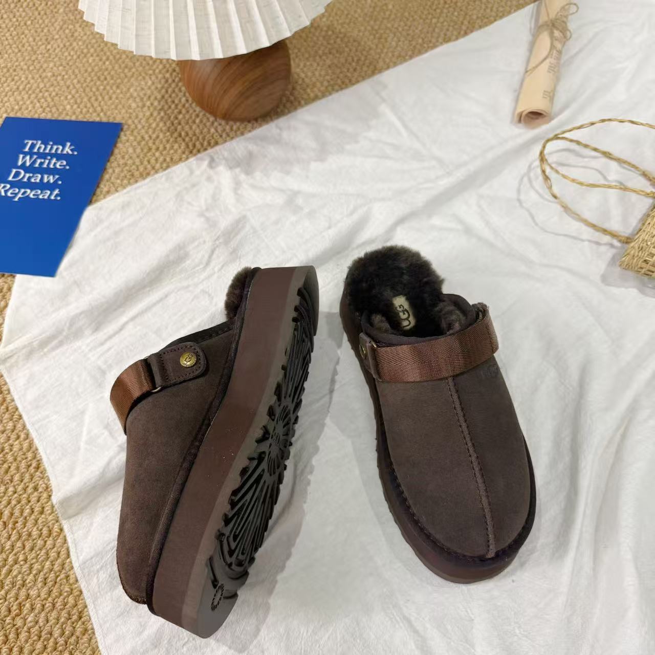 UGG New Autumn/Winter Slip-On Lazy Mule Slippers - High Quality Version(Replica)