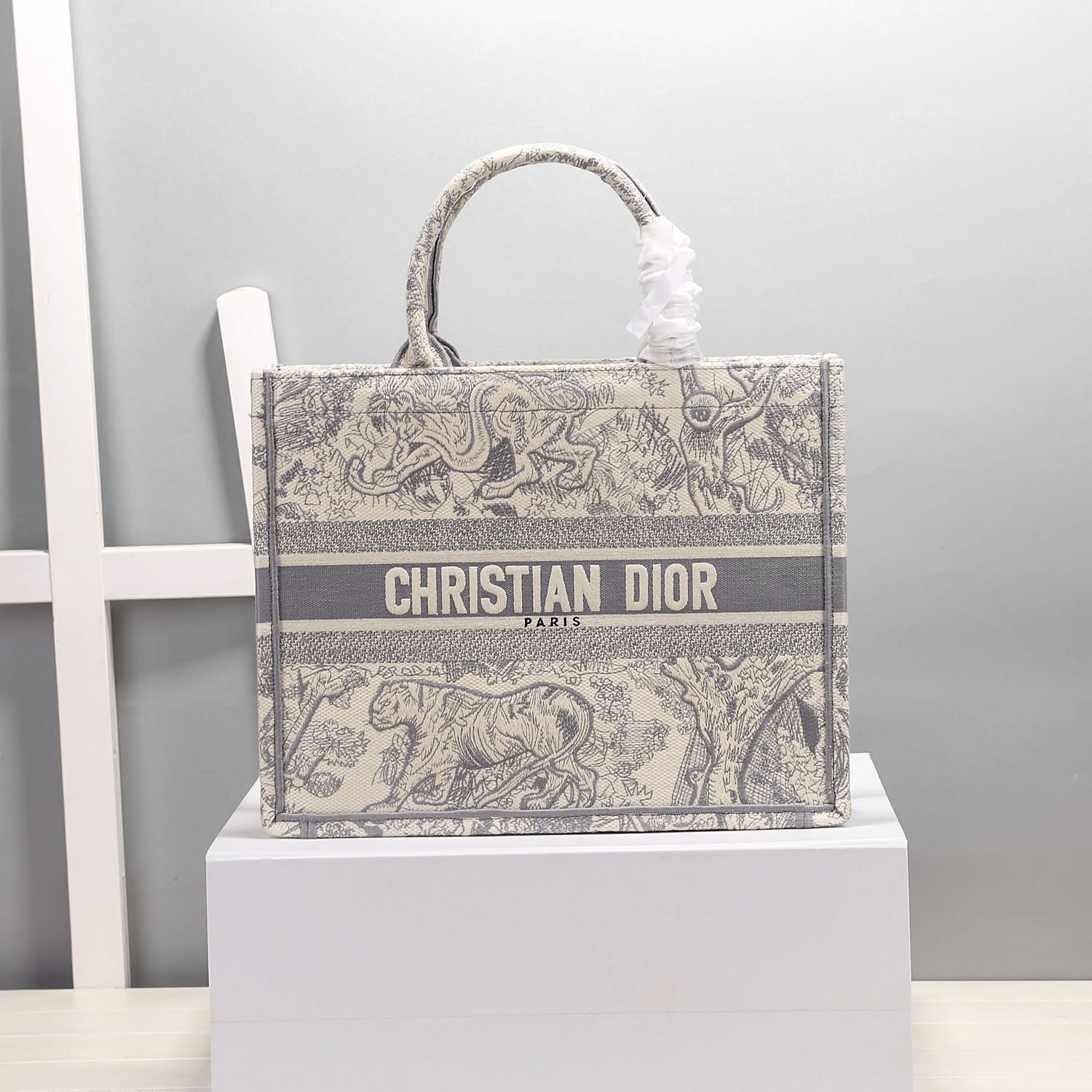 Dior  Bags Grey Tiger 𝗗𝗜𝗢𝗥 𝗕𝗼𝗼𝗸 𝘁𝗼𝘁𝗲  (12AReplica)
