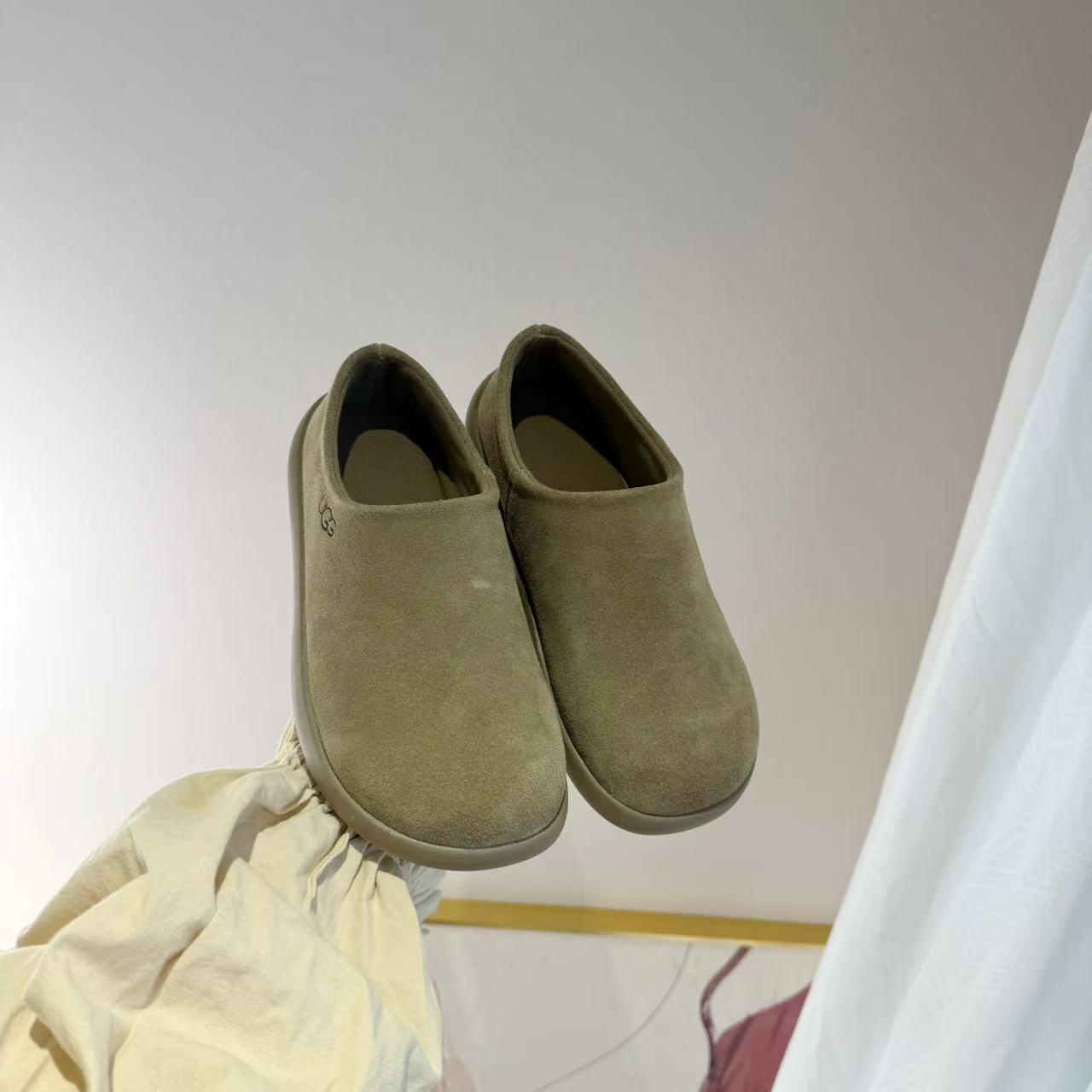 UGG New Autumn/Winter Slip-On Lazy Mule Slippers - High Quality Version(Replica)