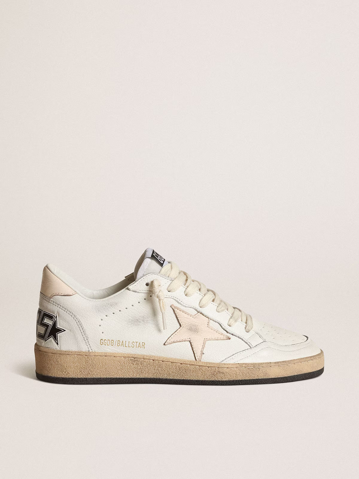 Golden Goose GGDB Ball Star LTD in white nappa with a salmon-pink nappa star