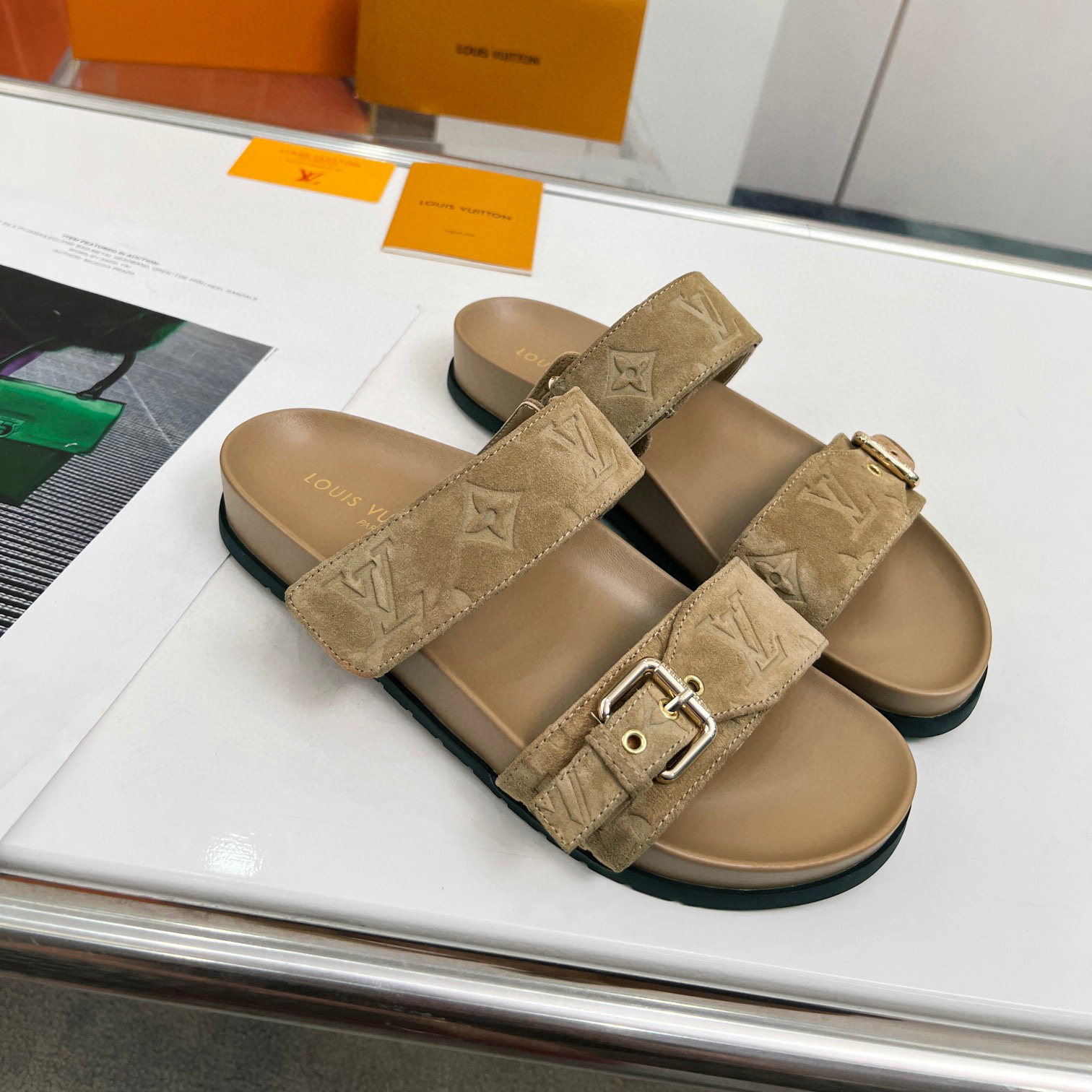 Louis Vuitton LV Bom Dia Fashion Flip-flops Slide Sandal (Replica)