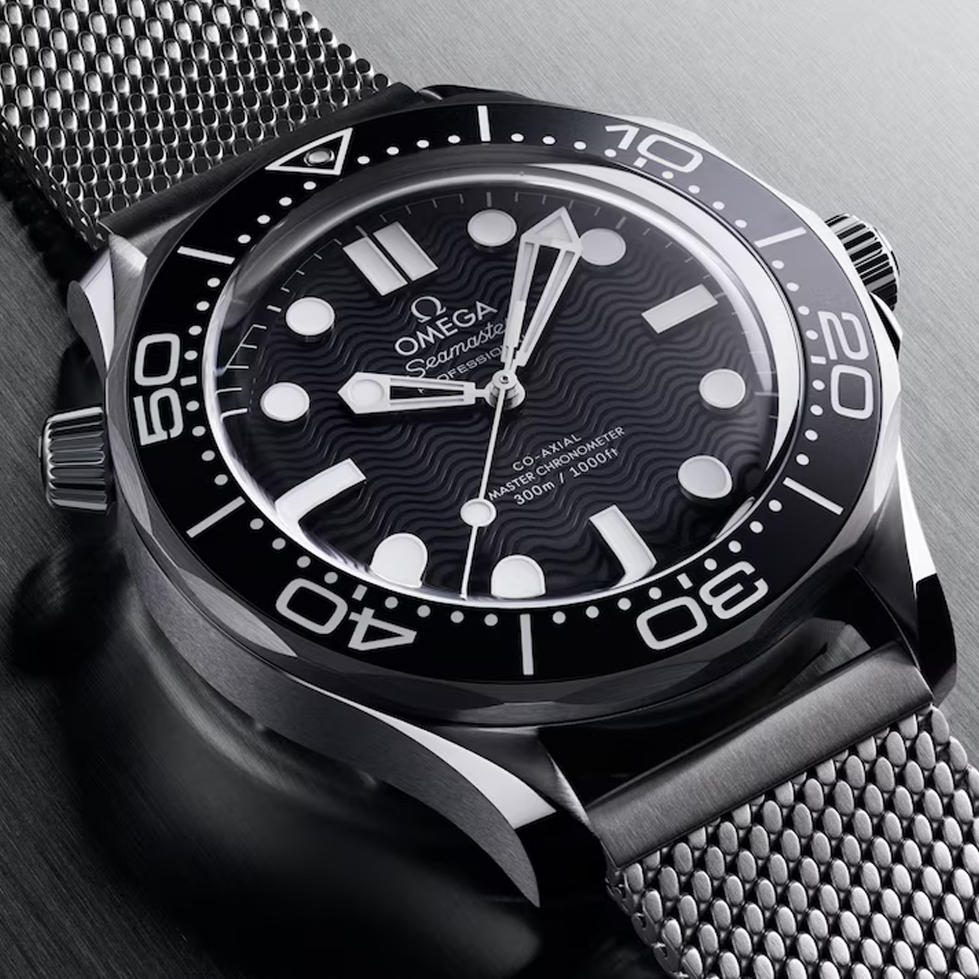2025 Omega 210.30.42.20.01.010 Seamaster Diver 300M