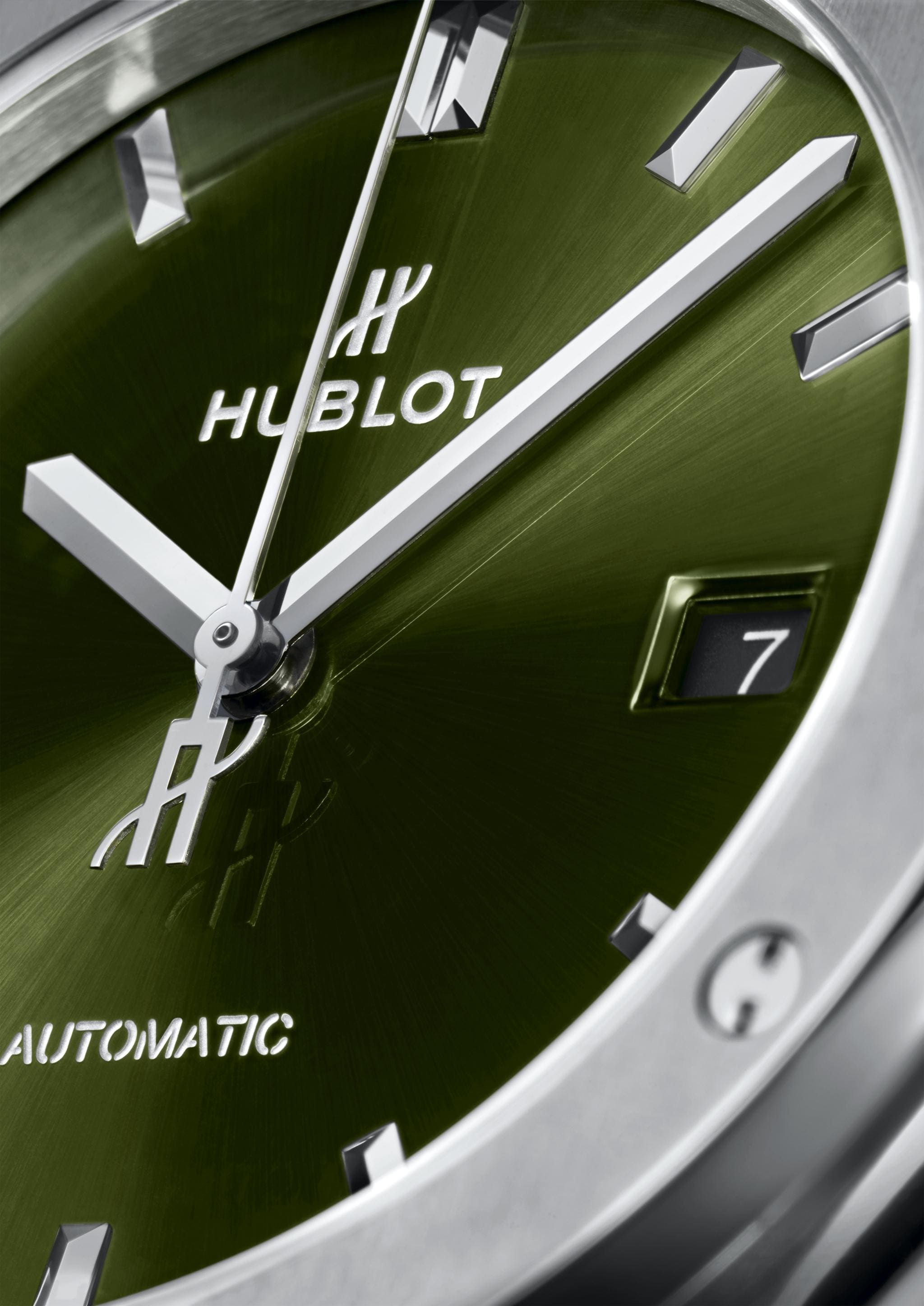 Hublot Classic Fusion Titanium 40mm Green Watch 565.NX.8970.LR