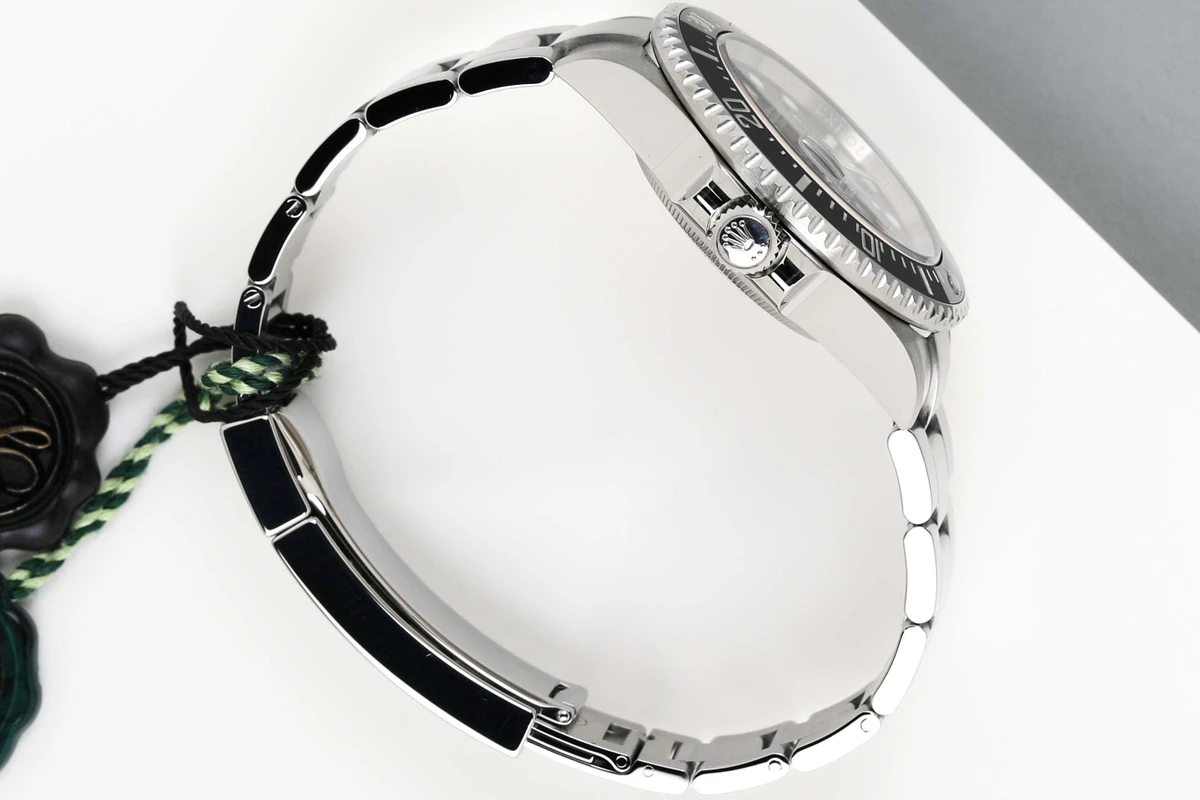 Rolex Sea-Dweller 4000 126600-4802062