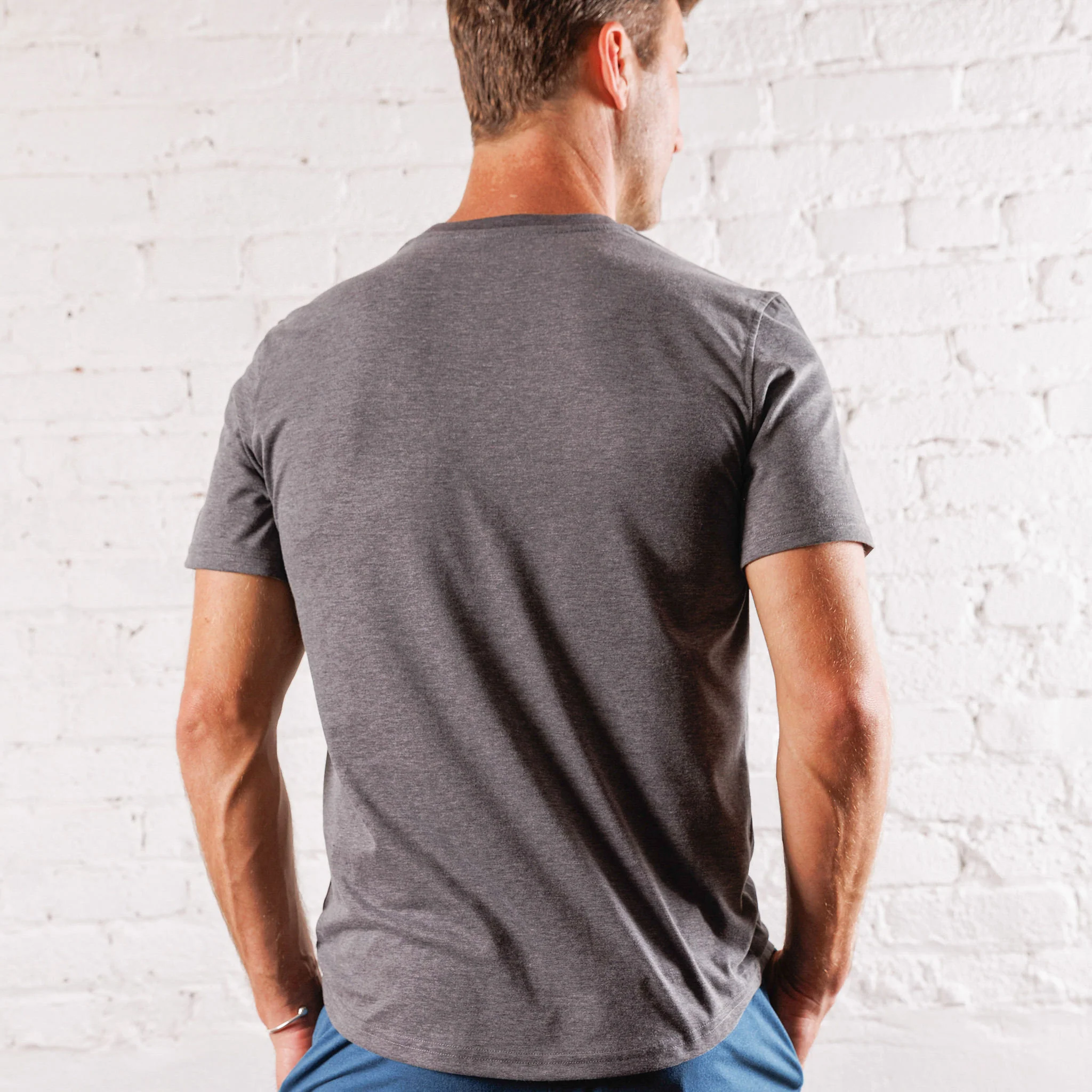 Everyday Tee with Pocket in Heather Black