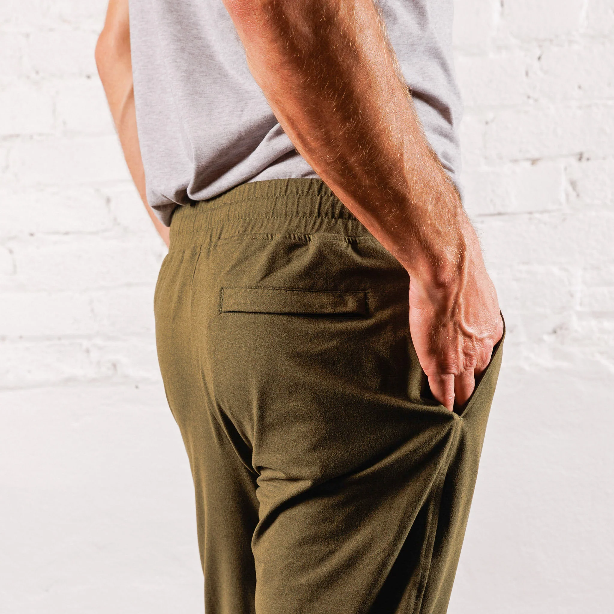 Recharge Jogger in Dark Olive