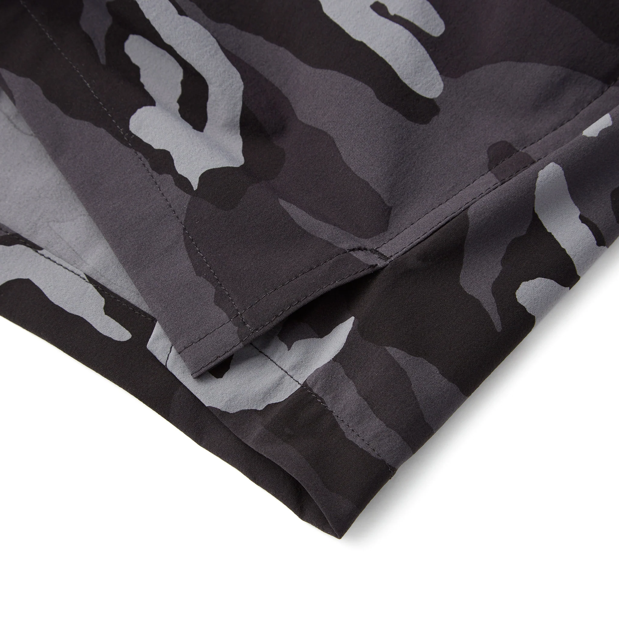 Momentum Short in Black Camo
