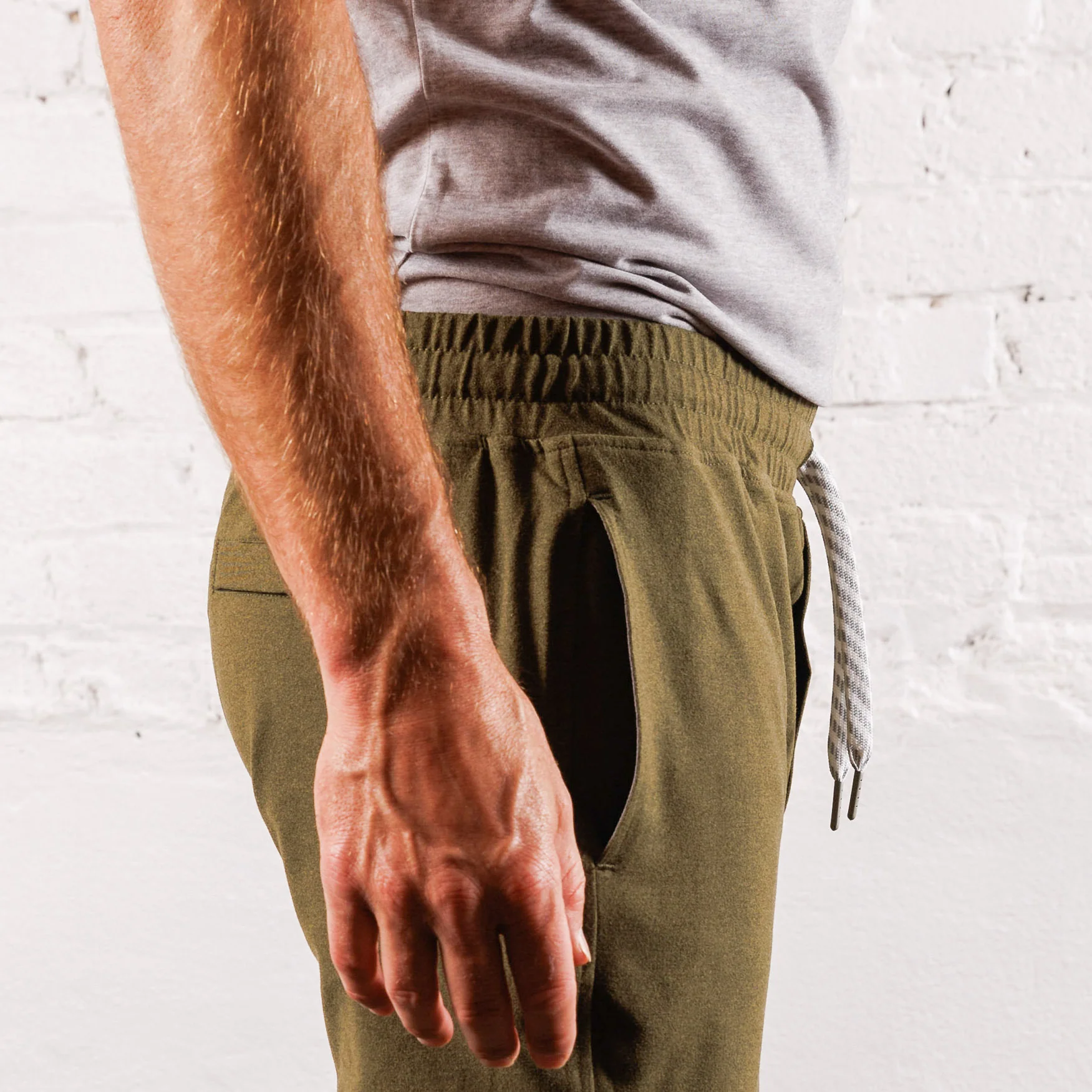 Recharge Jogger in Dark Olive