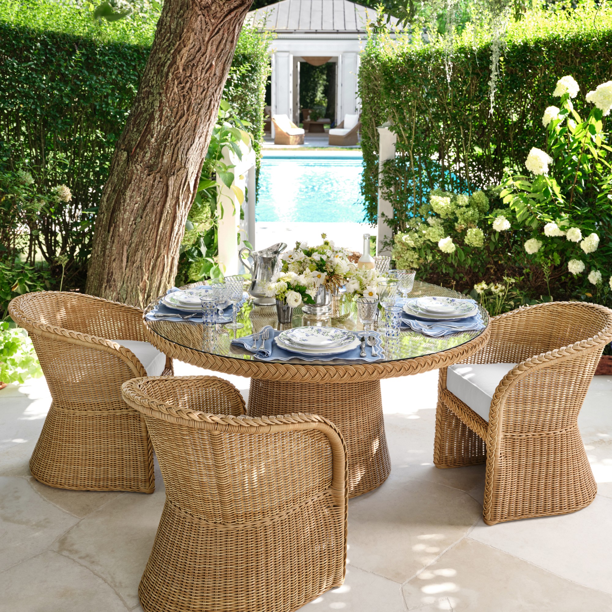 AERIN East Hampton Dining Table (60