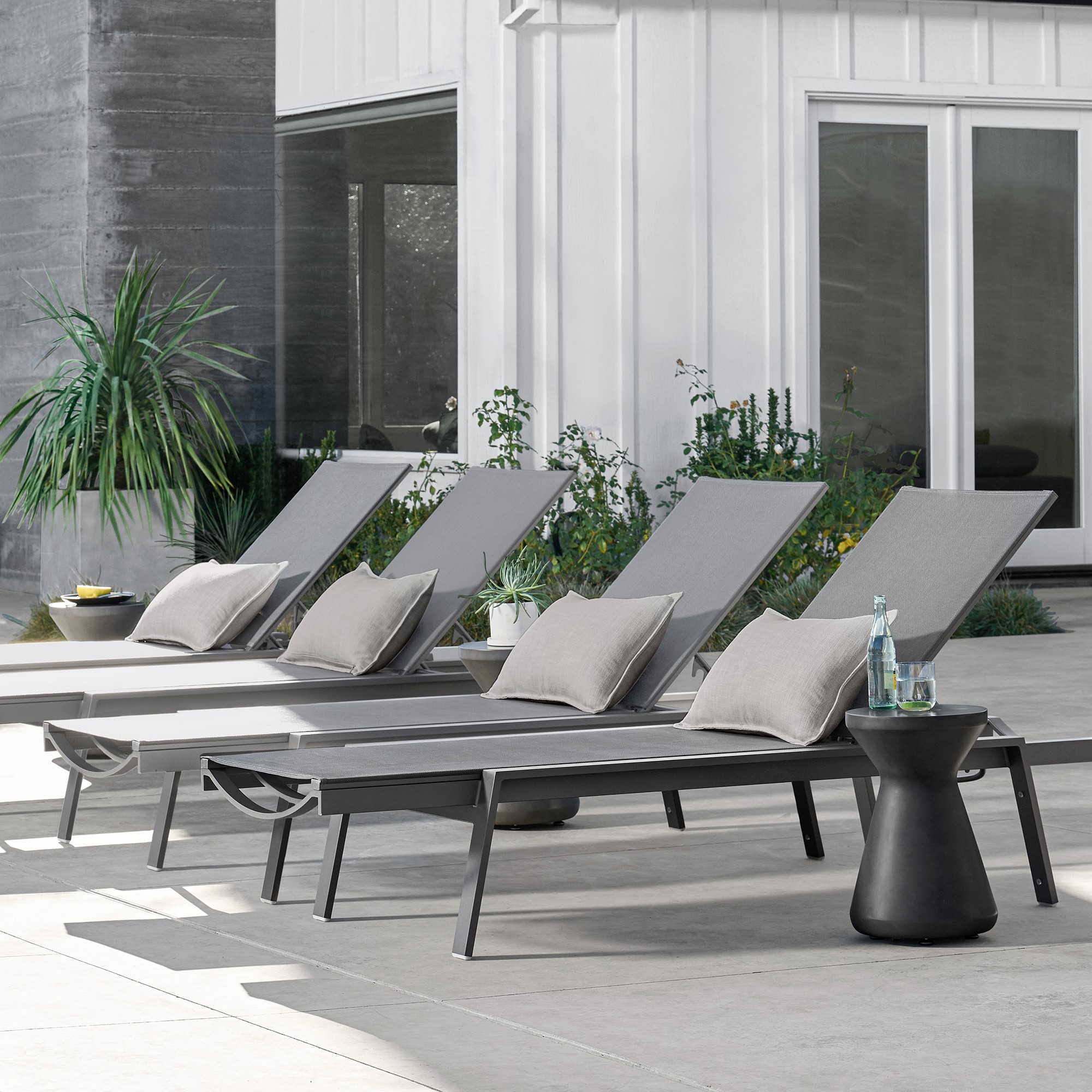 Santa Barbara Outdoor Metal Chaise