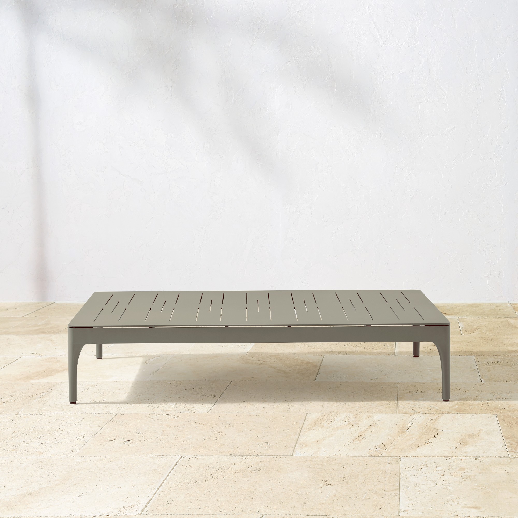 Palisades Outdoor Rectangular Coffee Table (47.5