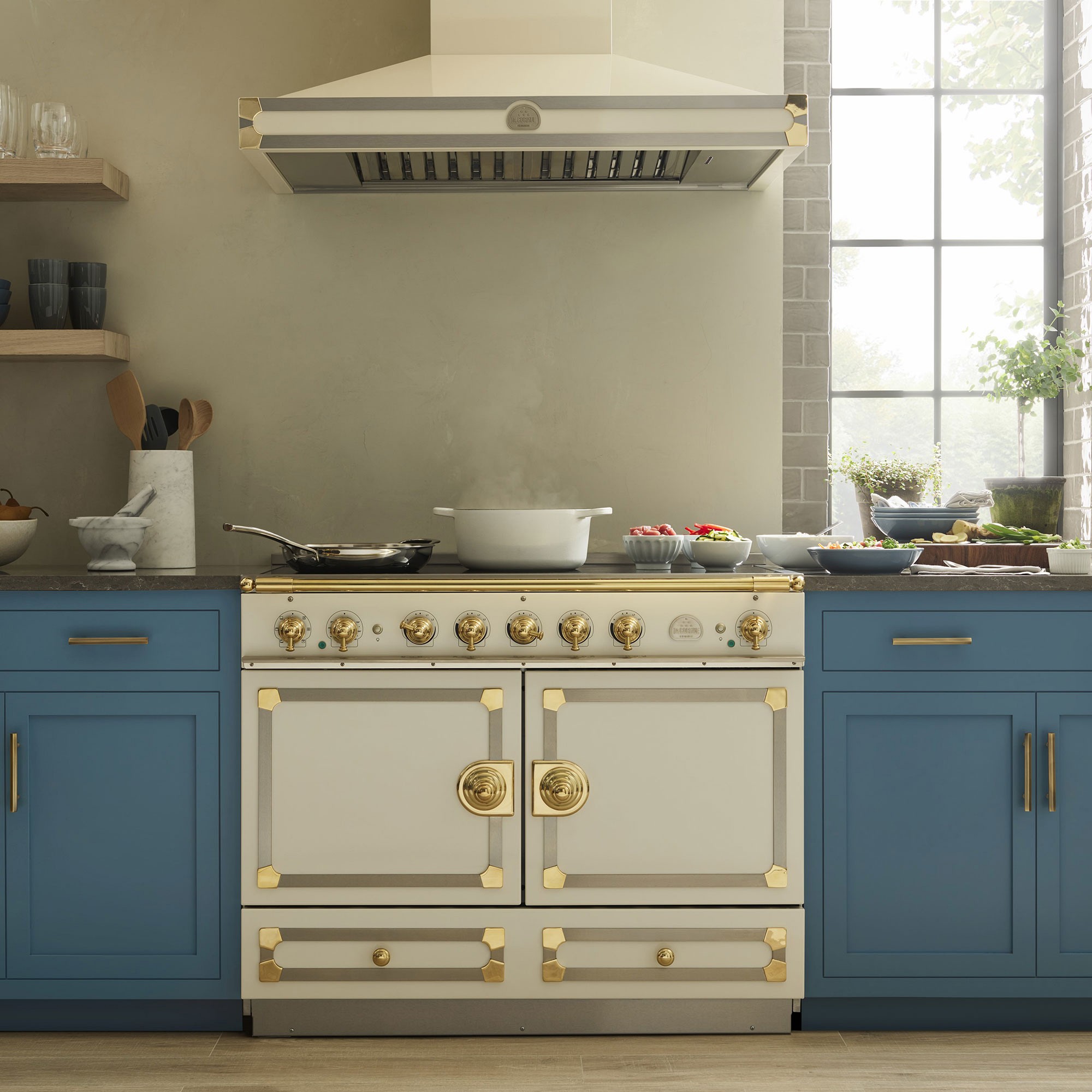 La Cornue CornuFé 110 Induction Range & Hood