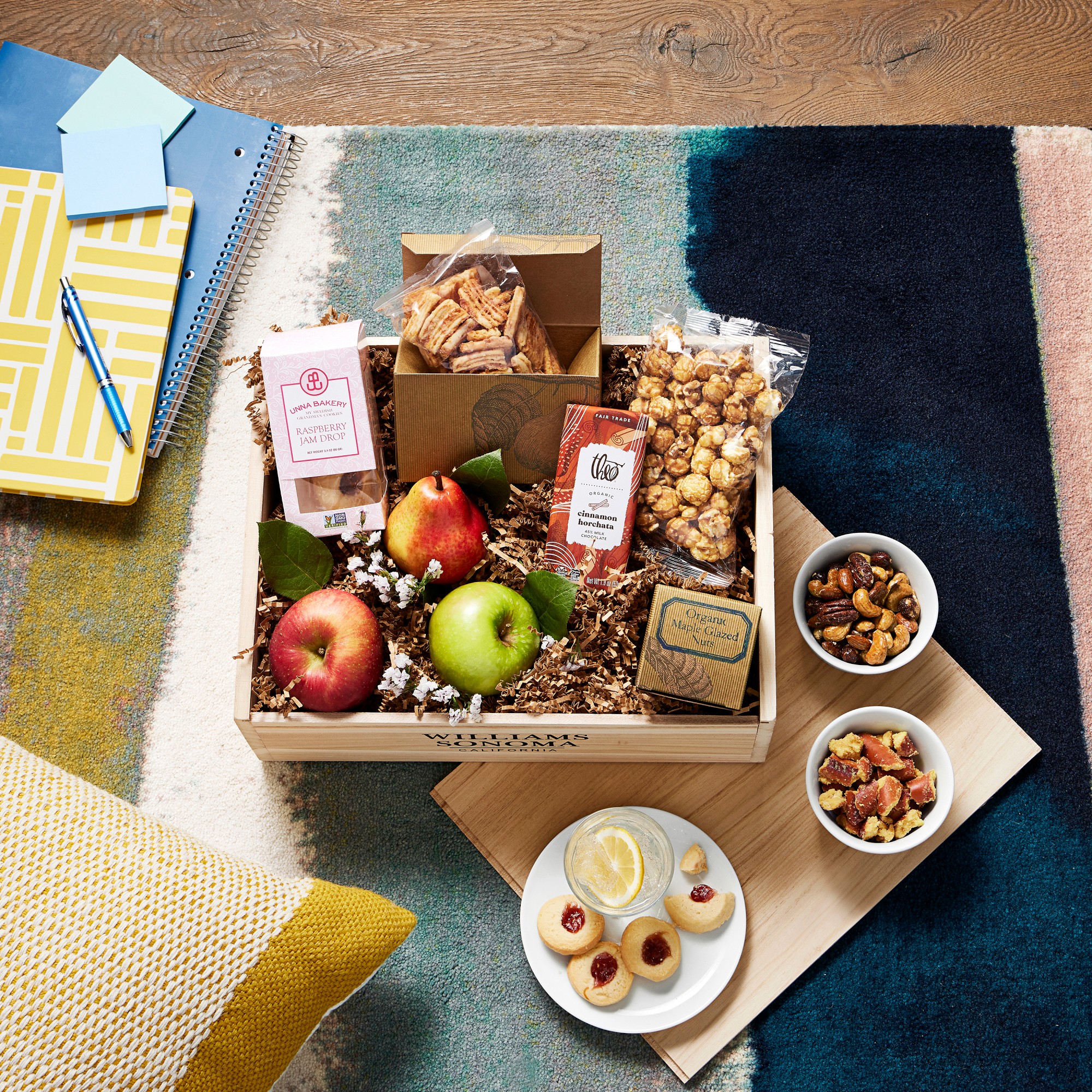 Manhattan Fruitier Ultimate Snack Board Crate