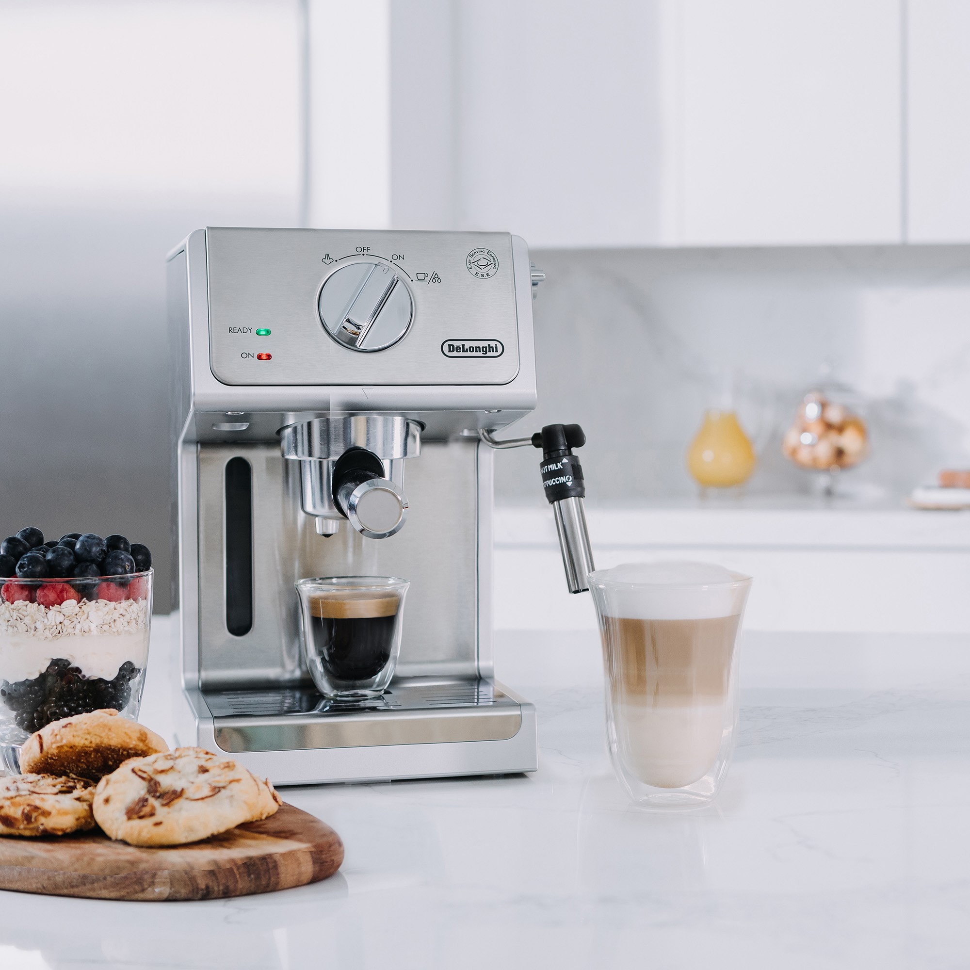 De'Longhi 15 Bar Espresso and Cappuccino Machine