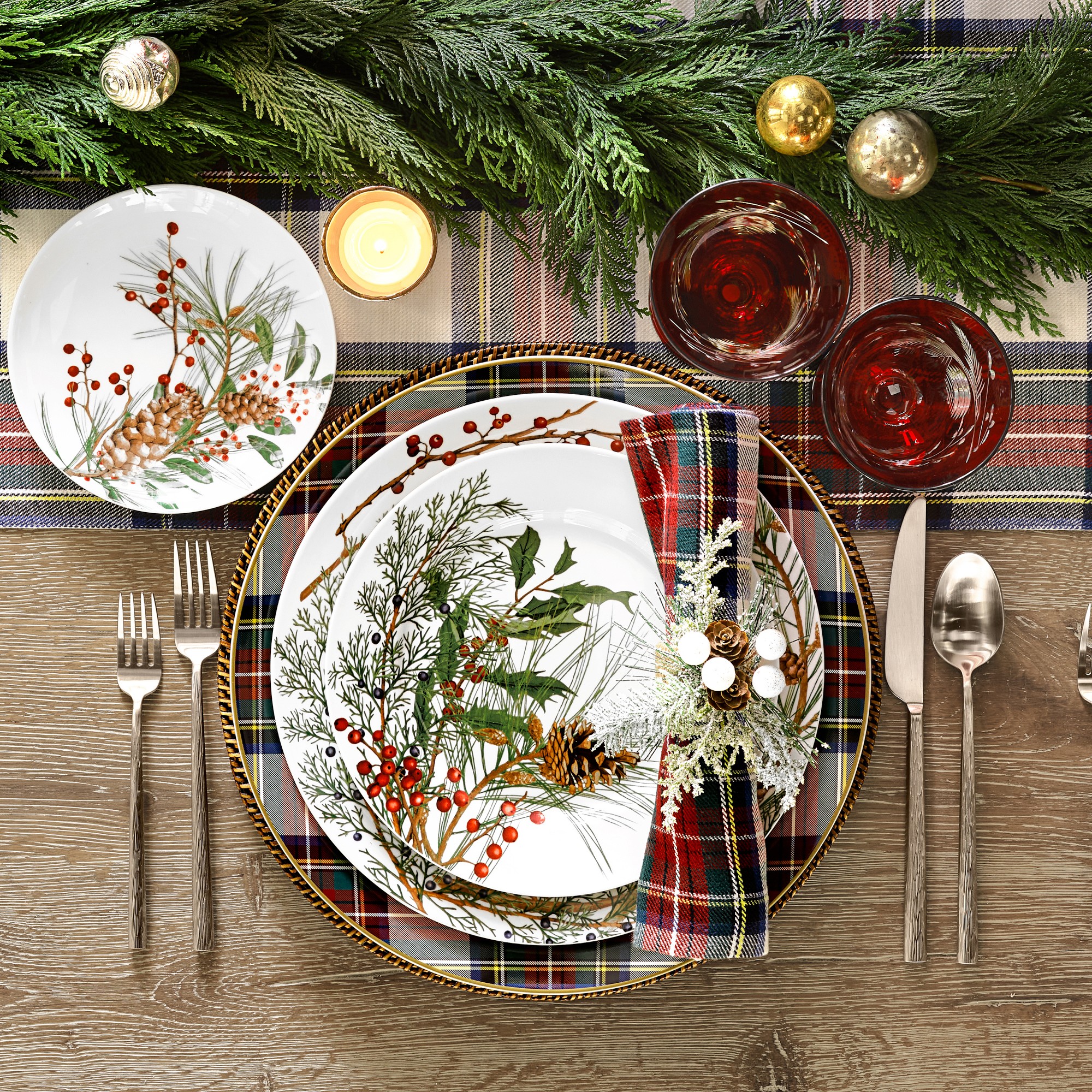 Woodland Berry Dinner Plates