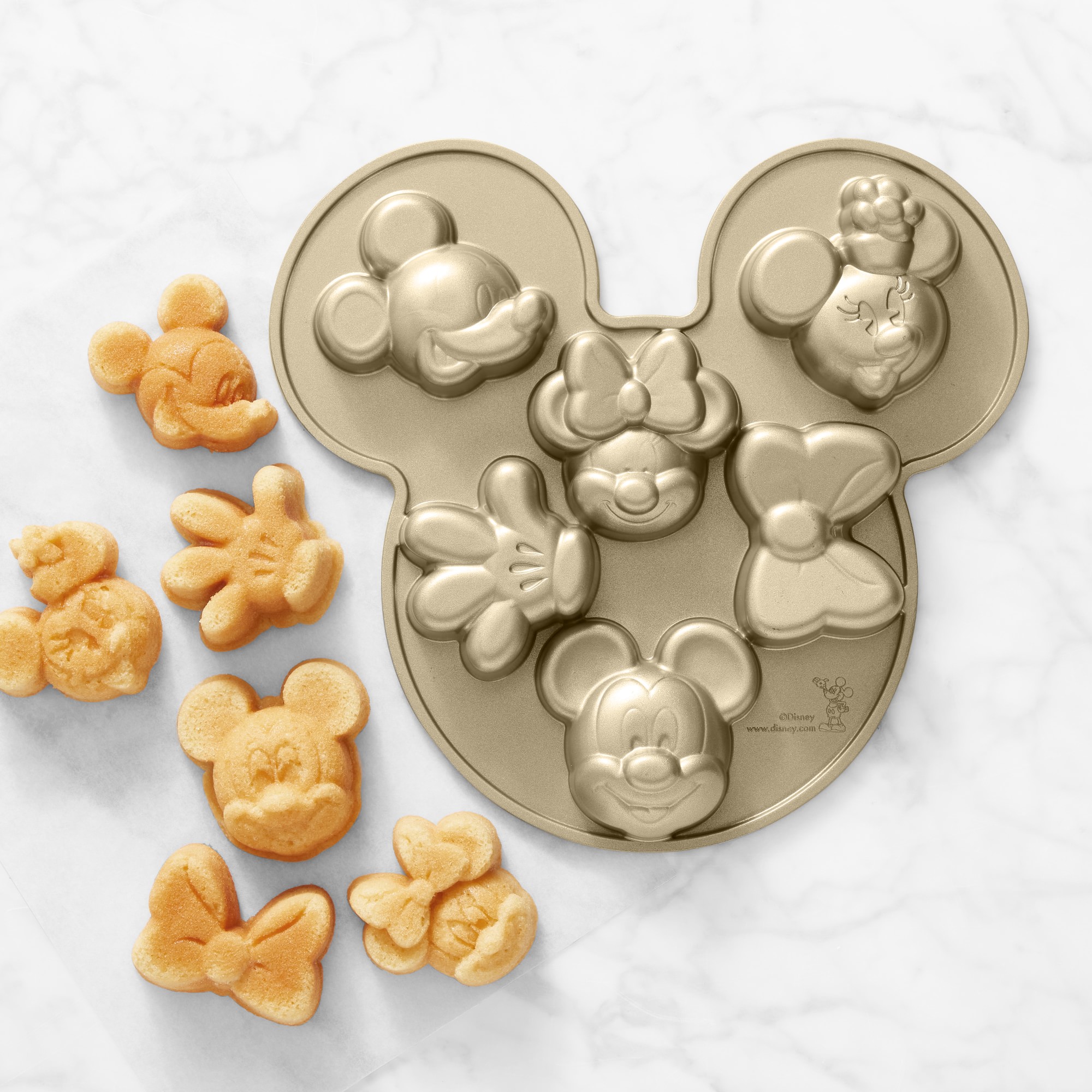 Williams Sonoma Mickey and Minnie Mouse Cast Aluminum Cakelet Pan, 11