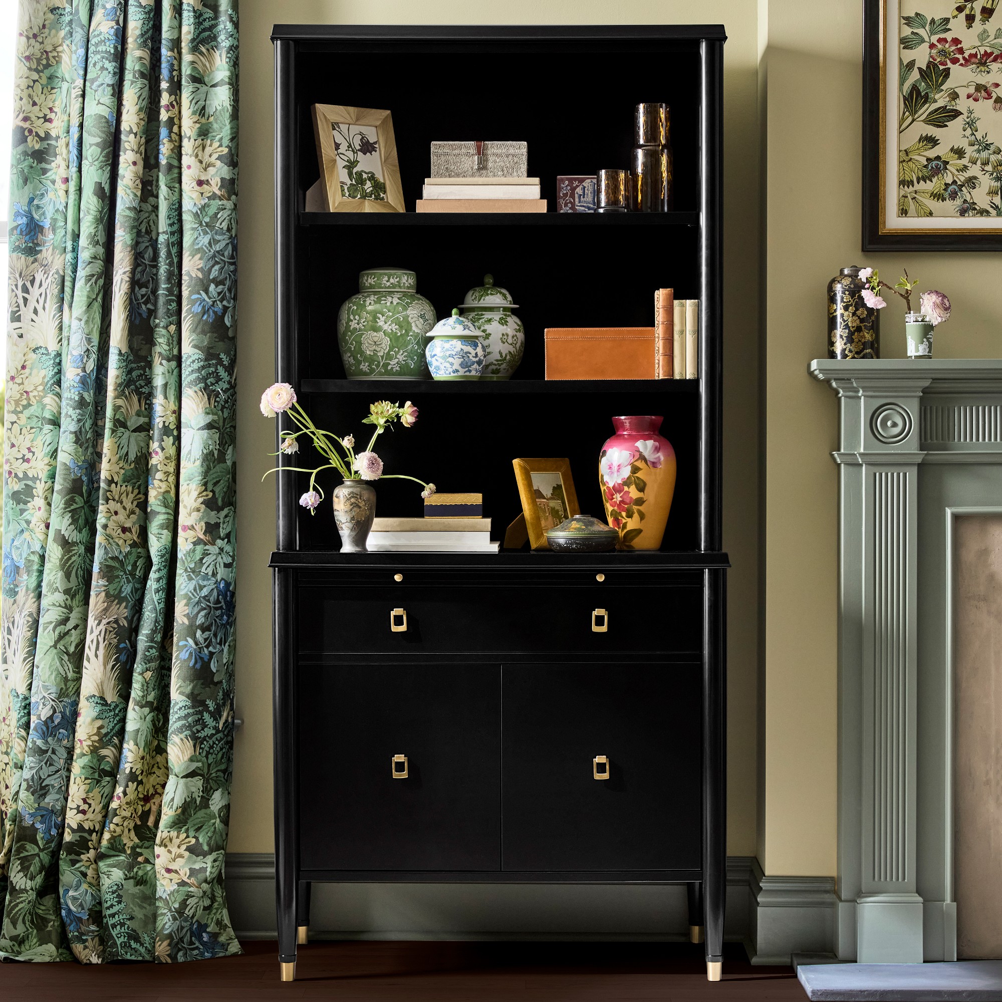 Lacourte Storage Hutch (37