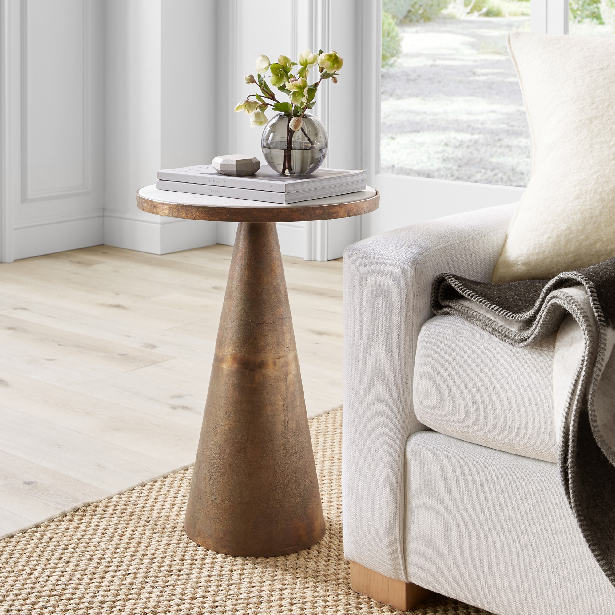 Lark Accent Table (15.5