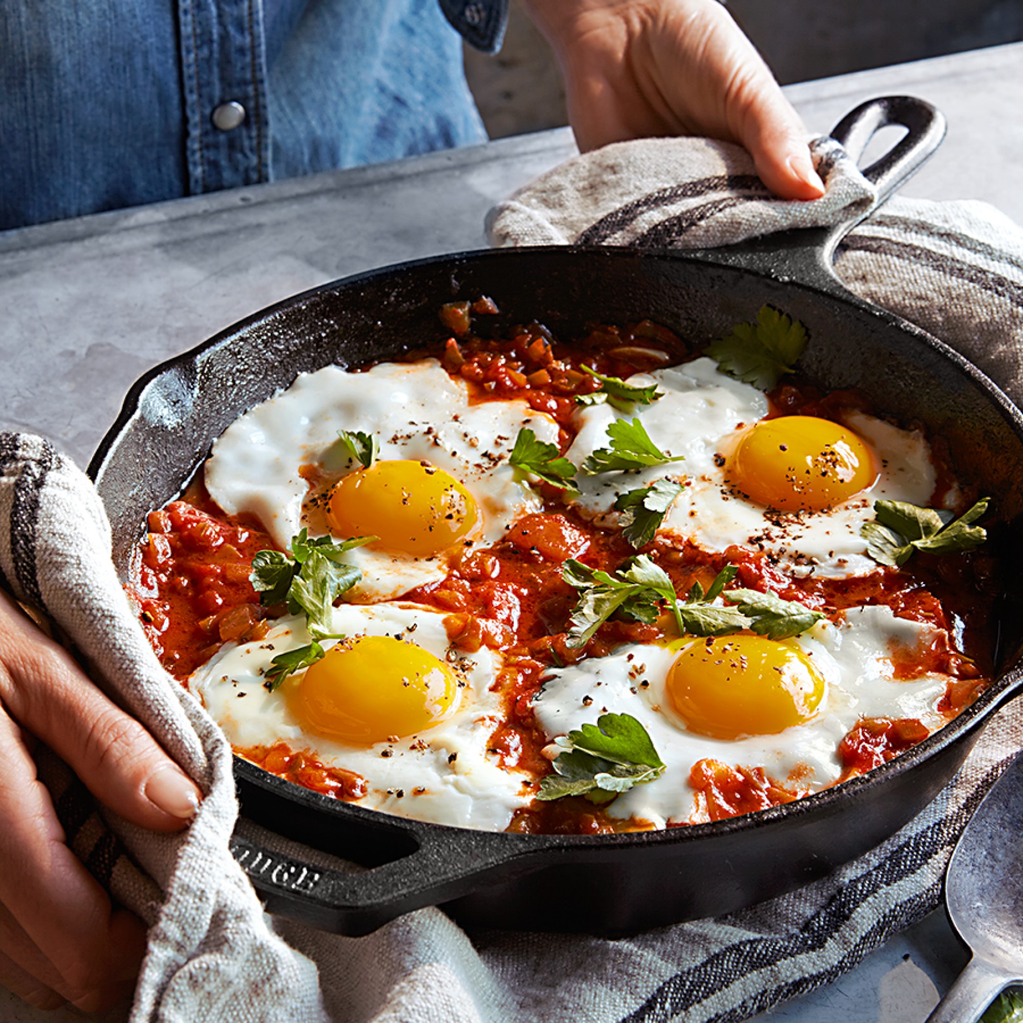 Lodge Seasoned Cast Iron 7-Piece Skillet Cookware Set