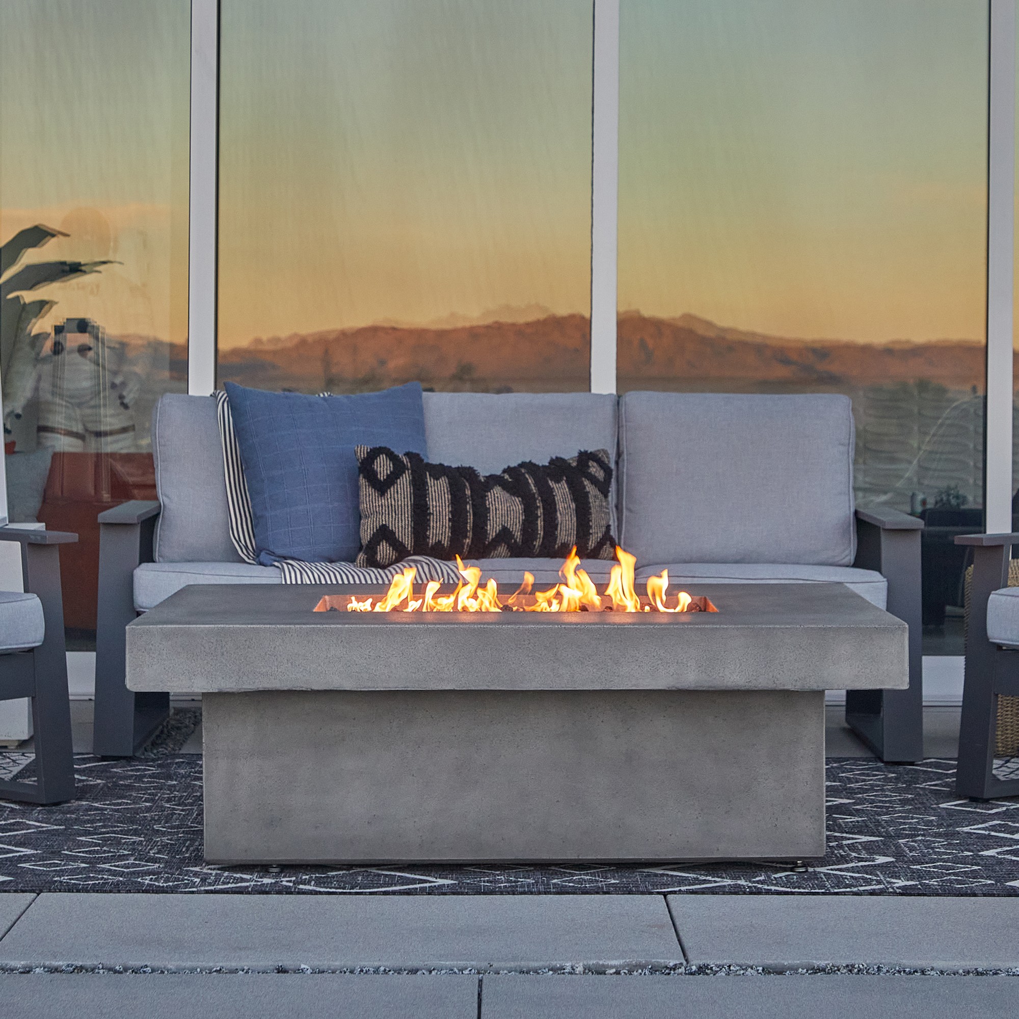 Solana Fire Table (45