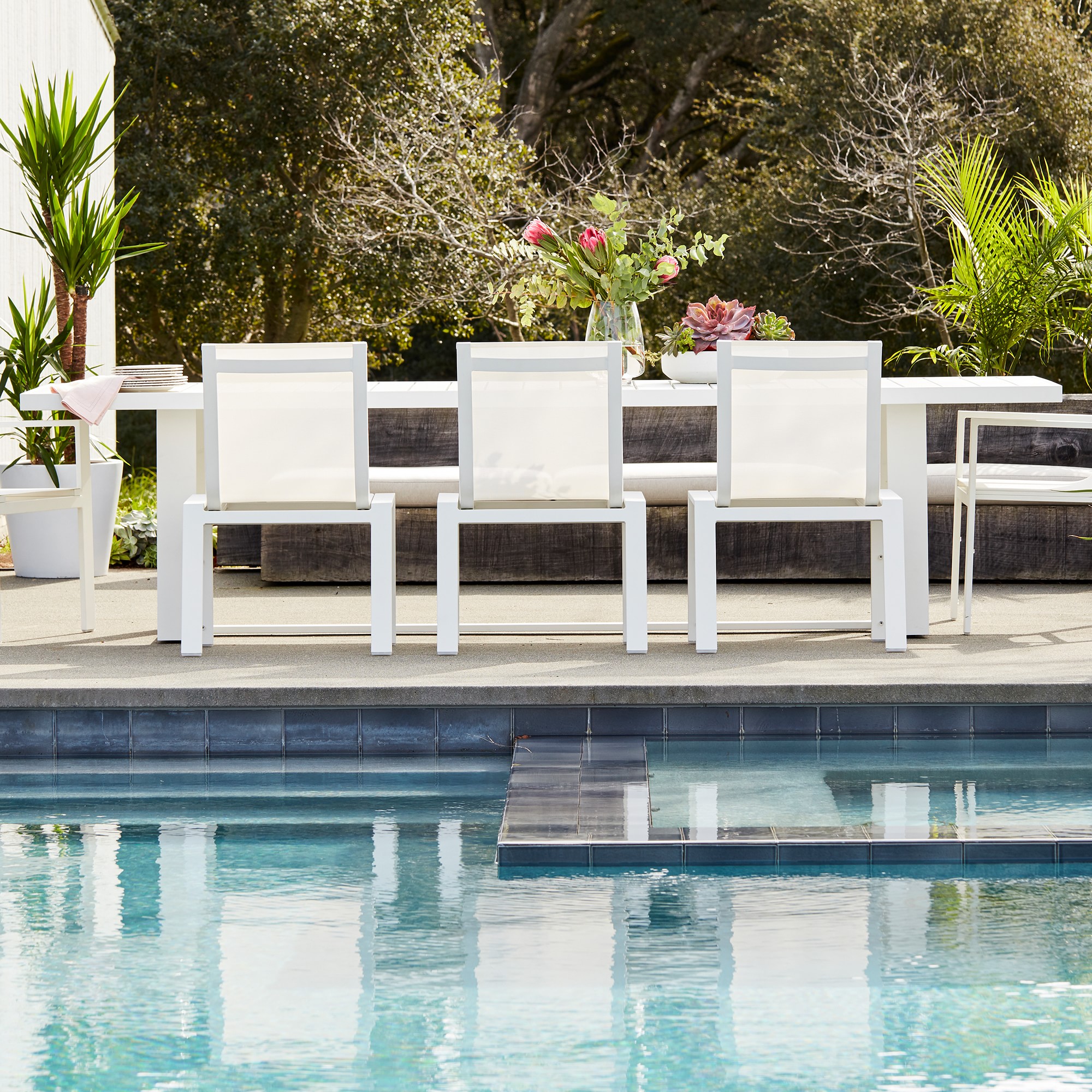 Santa Barbara White Metal Dining Table & Dining Chairs (84
