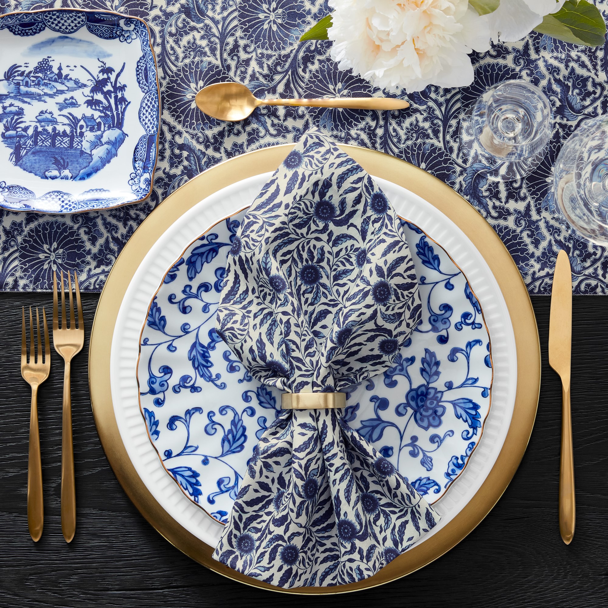 Marlo Thomas x Williams Sonoma Blue Dinner Napkins, Set of 4