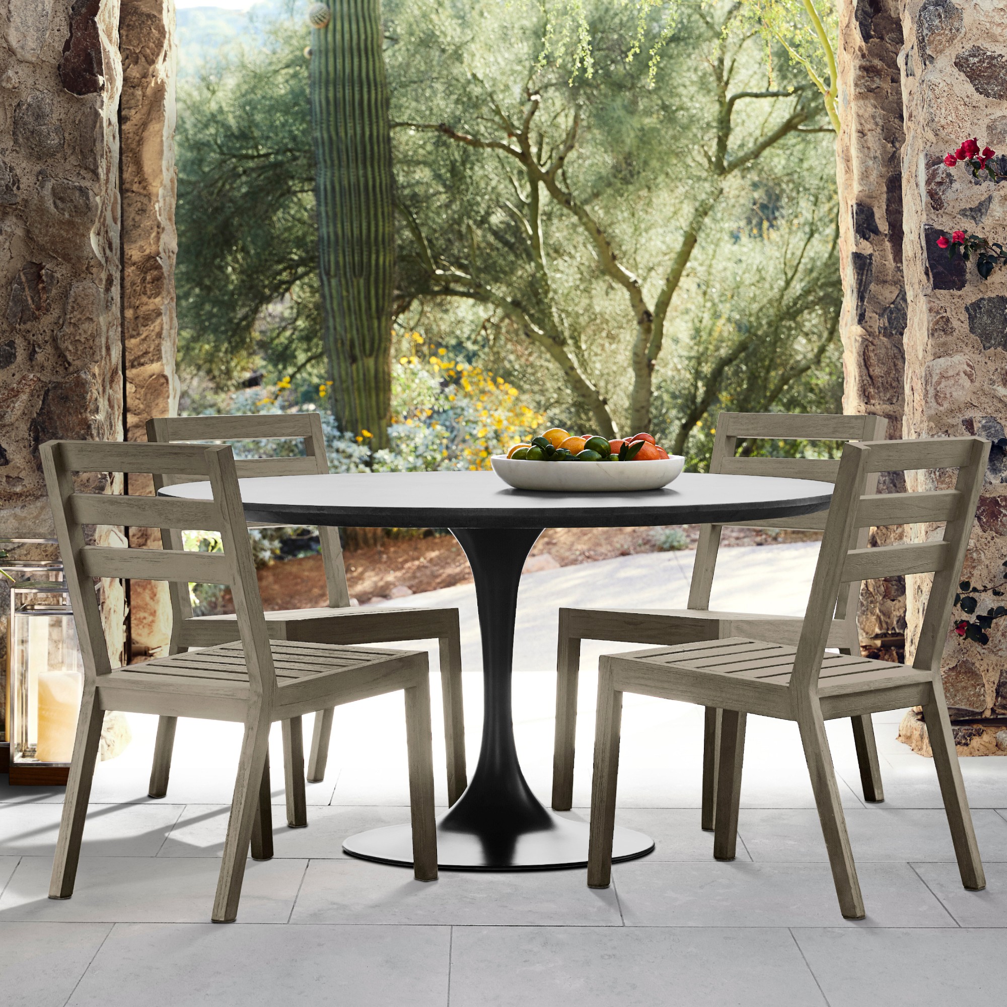Tulip Outdoor Oval Dining Table (70