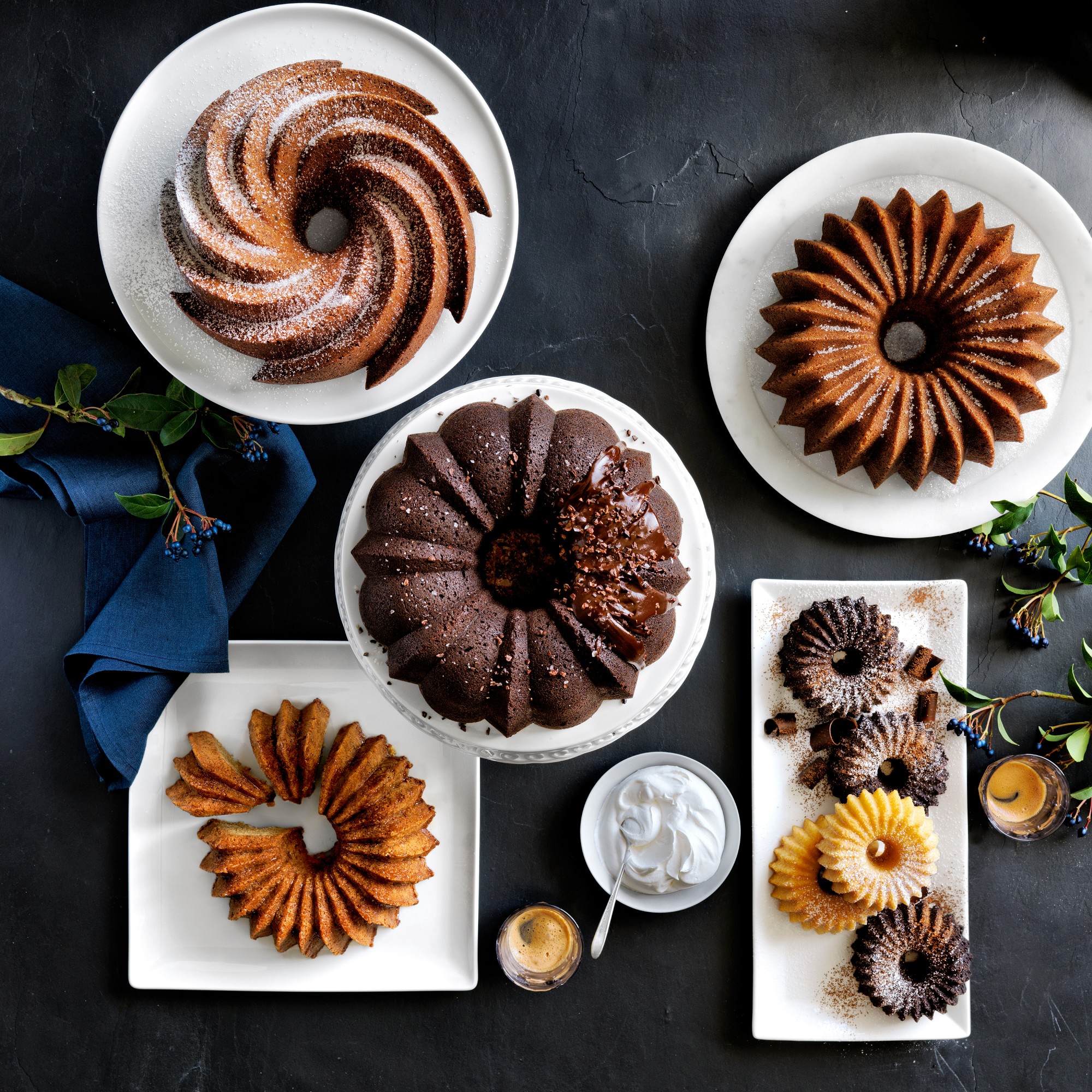 Nordic Ware Nonstick Cast Aluminum Anniversary Bundt® Pan