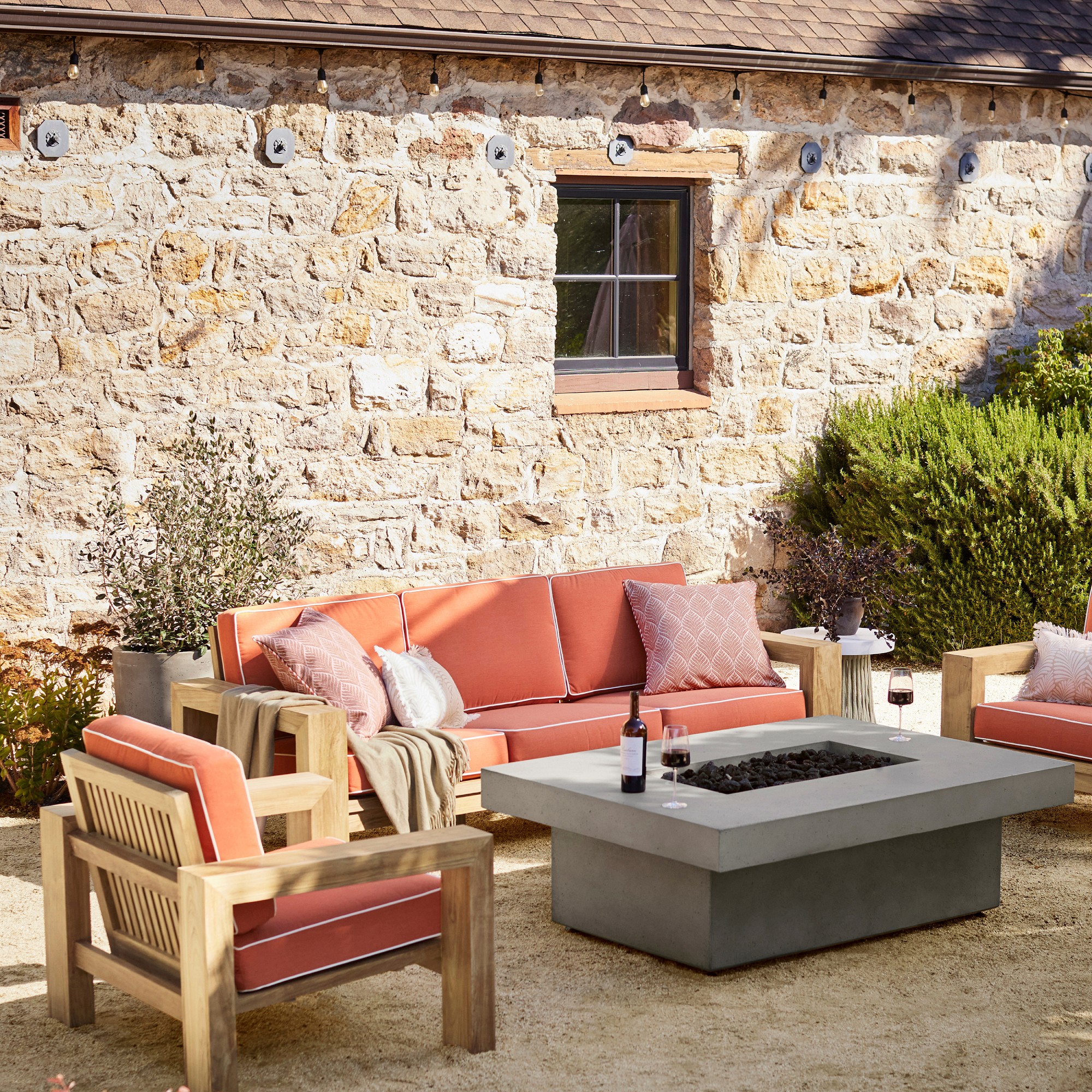 Solana Fire Table (45