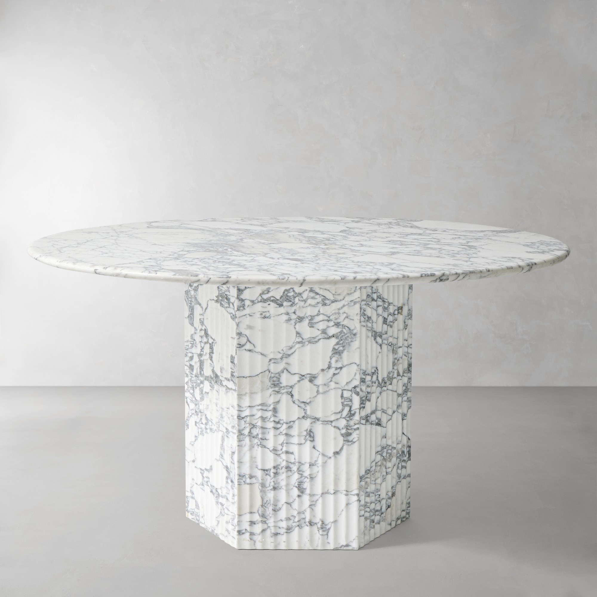 Vittoria Round Dining Table (56