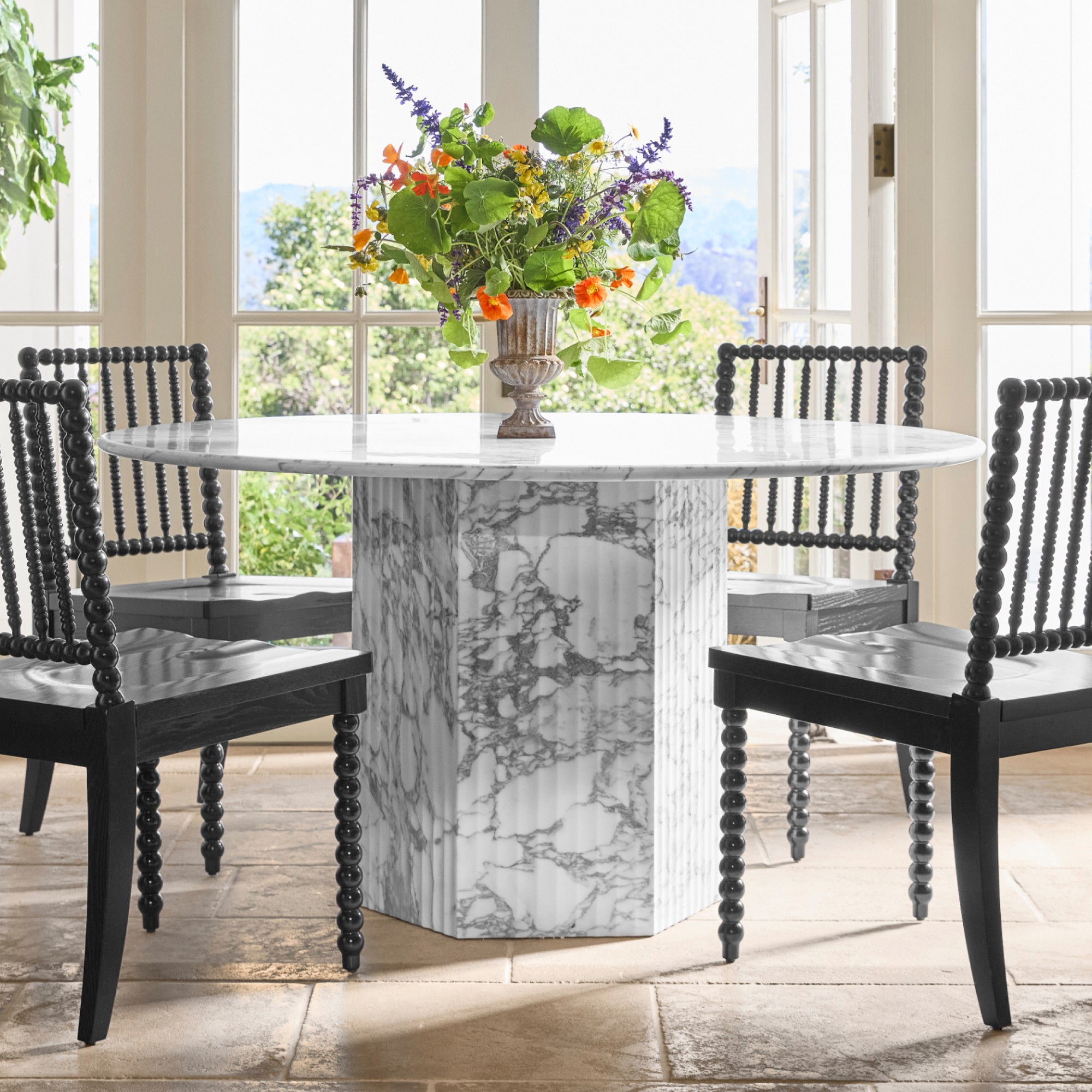 Vittoria Round Dining Table (56