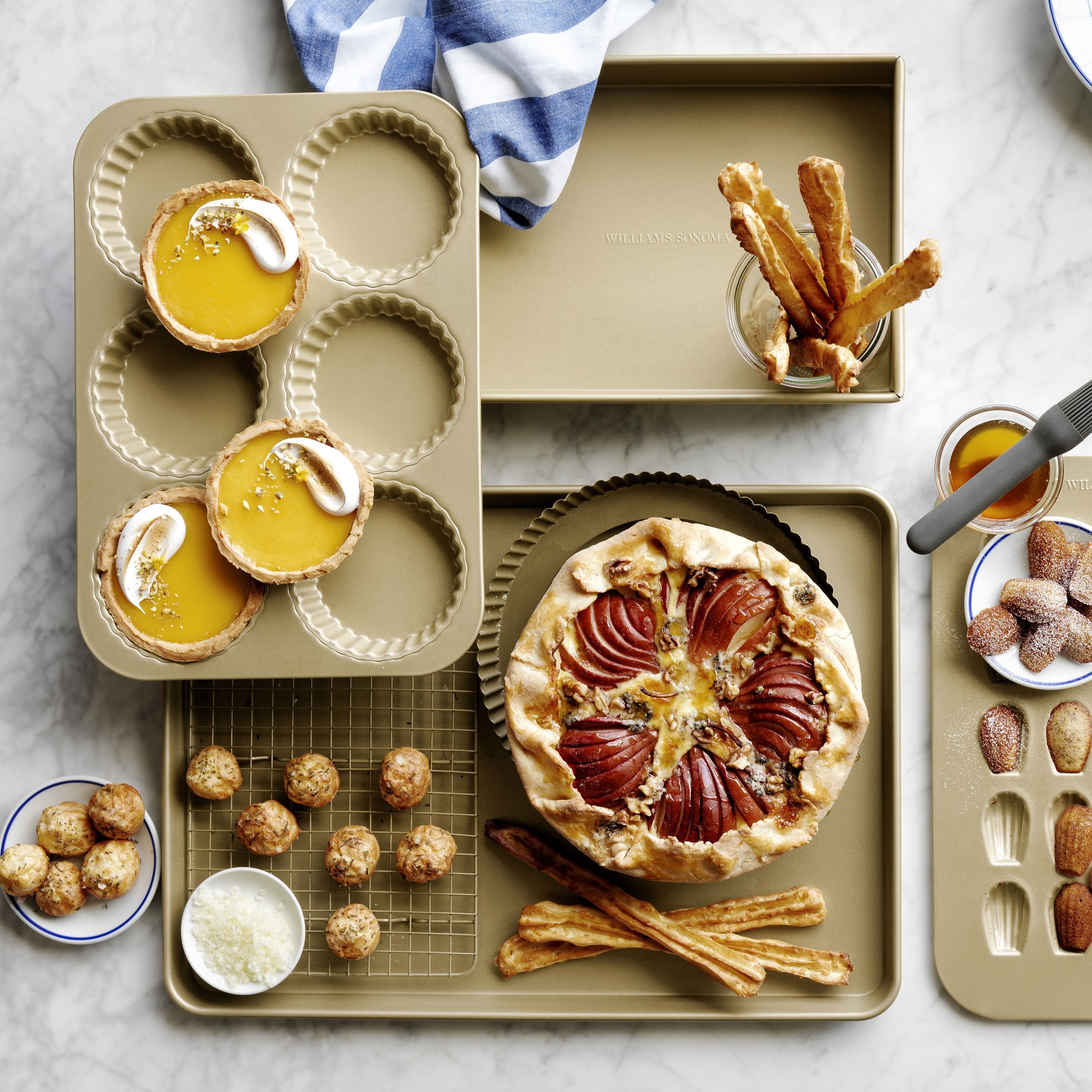 Williams Sonoma Goldtouch® Pro Tart Pan with Removable Bottom