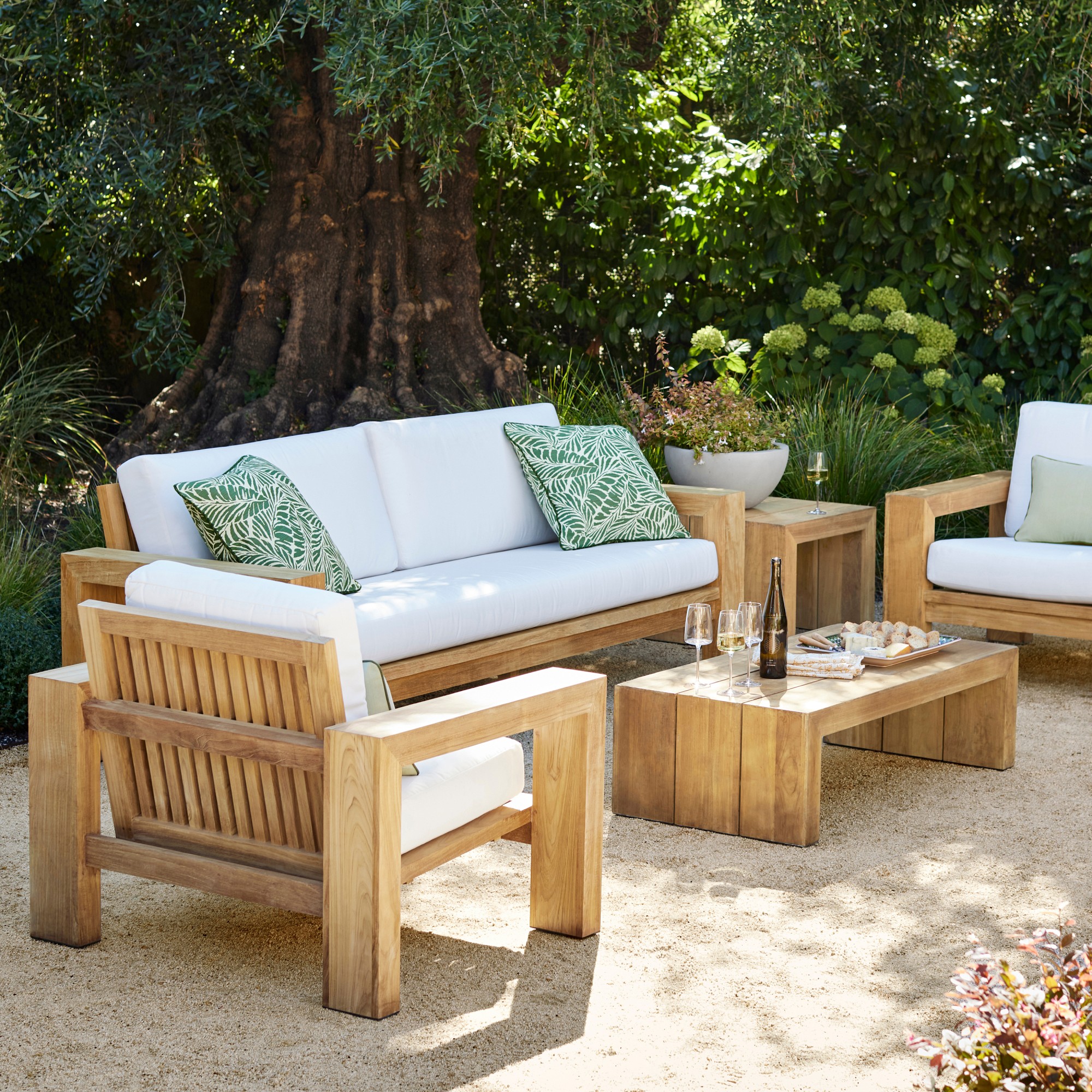 Noni Outdoor Pillow Cover