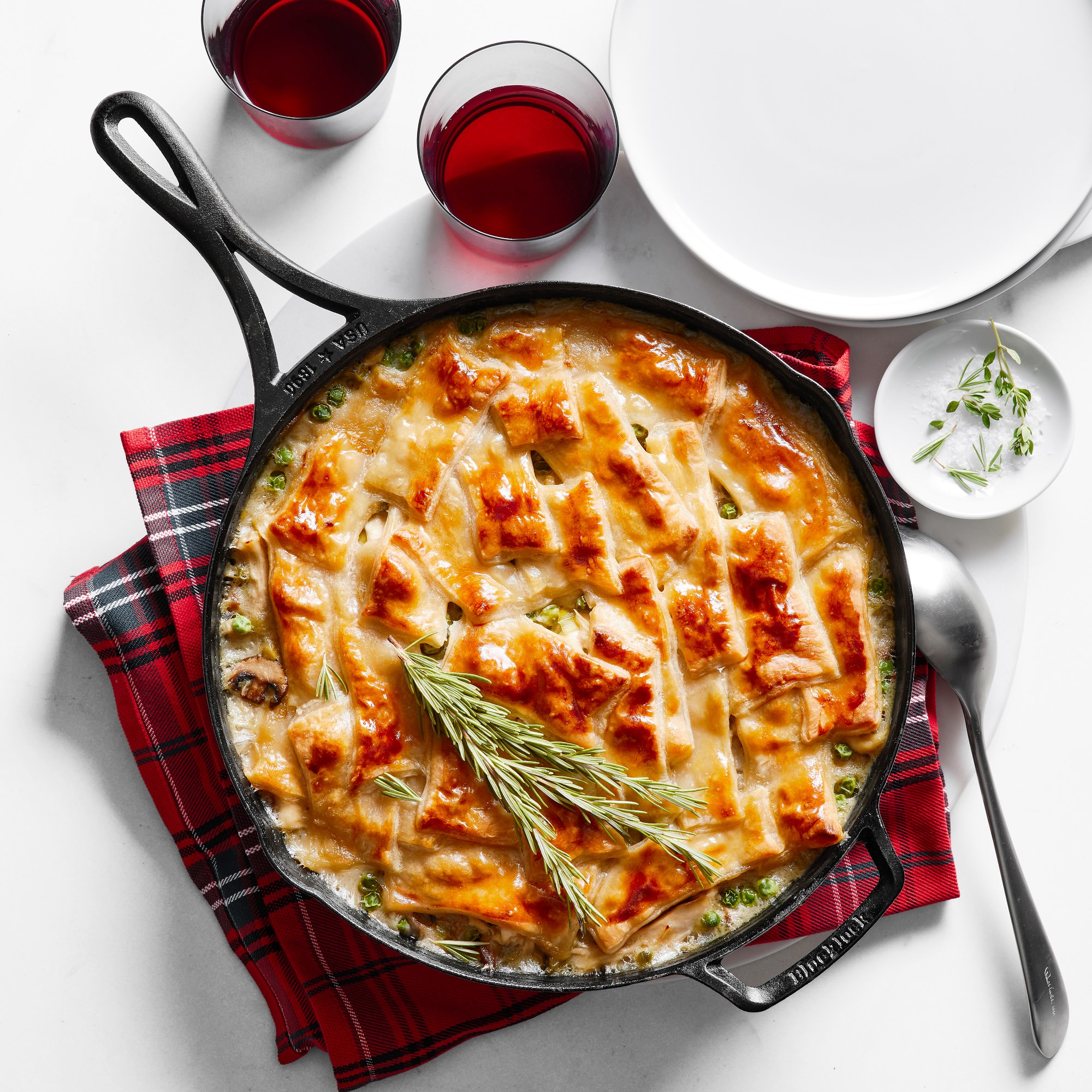 Lodge Blacklock Triple Seasoned Cast Iron Skillet Set