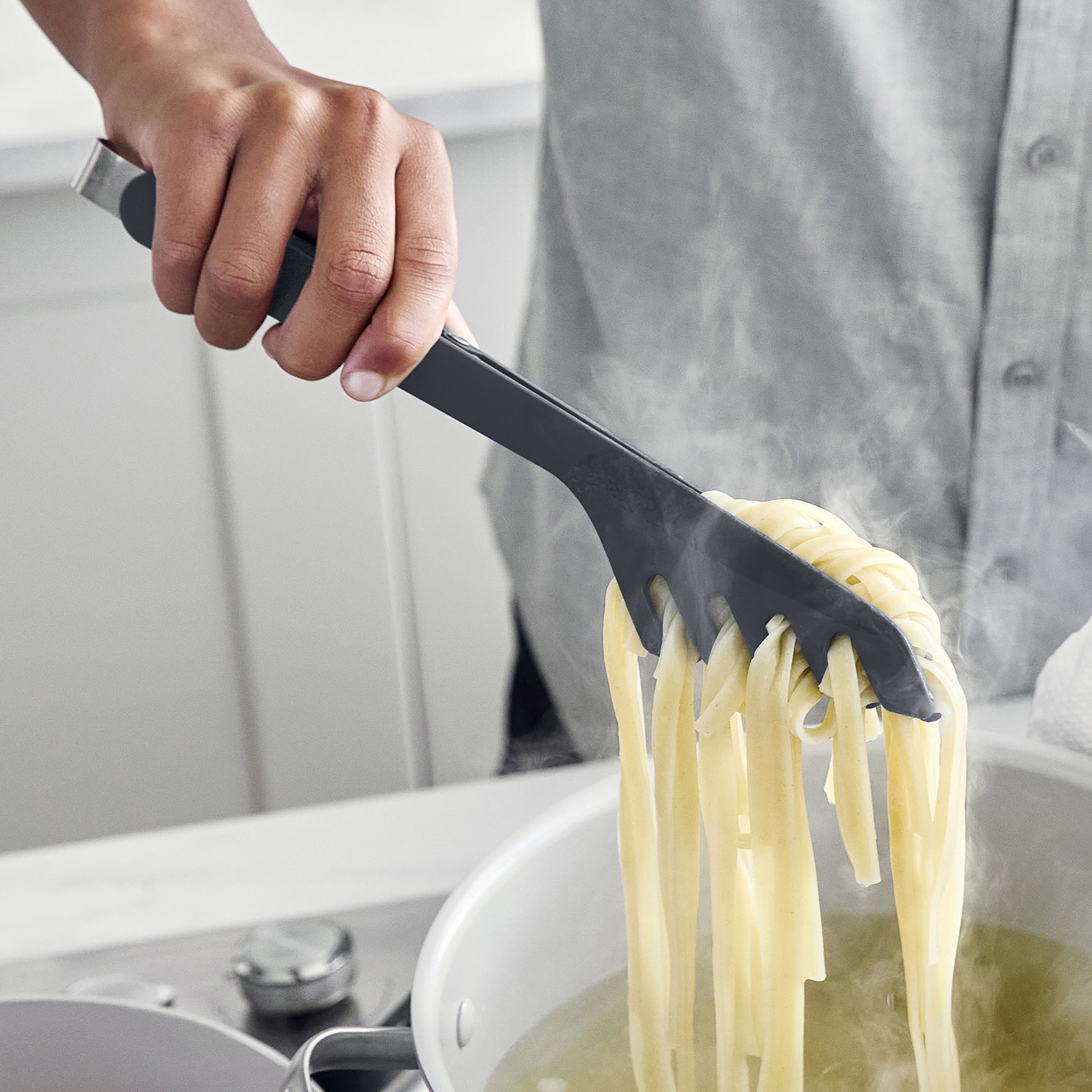 GreenPan™ Premiere Silicone Locking Pasta Tongs