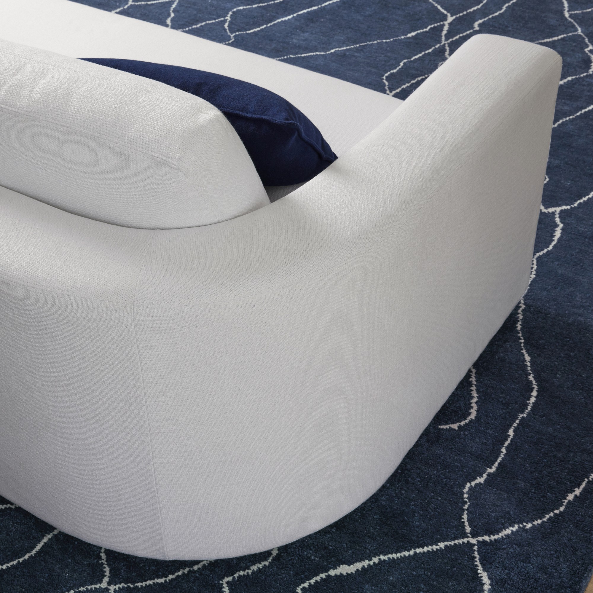 Carlton Curve Swivel Chair