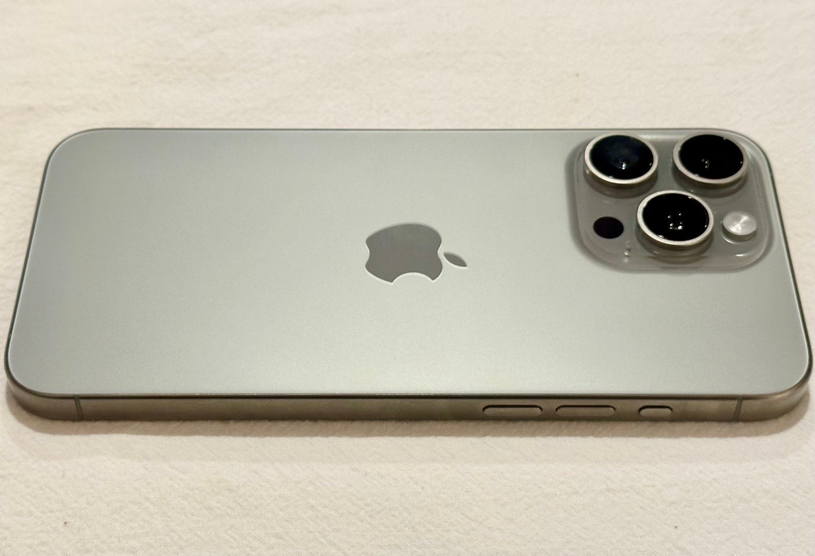 iPhone 15 Pro Max 256GB in Natural Titanium (Unlocked) 7D12