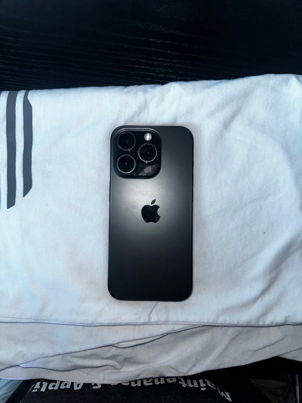 iphone 15 pro 8F23