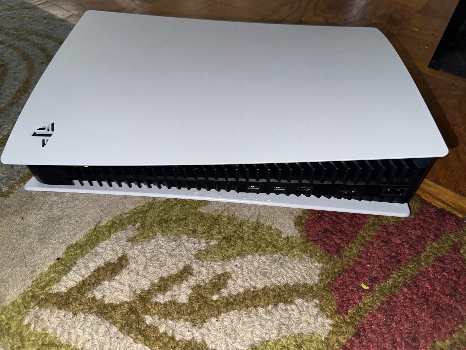 Sony PlayStation 5 Console in White 7O78